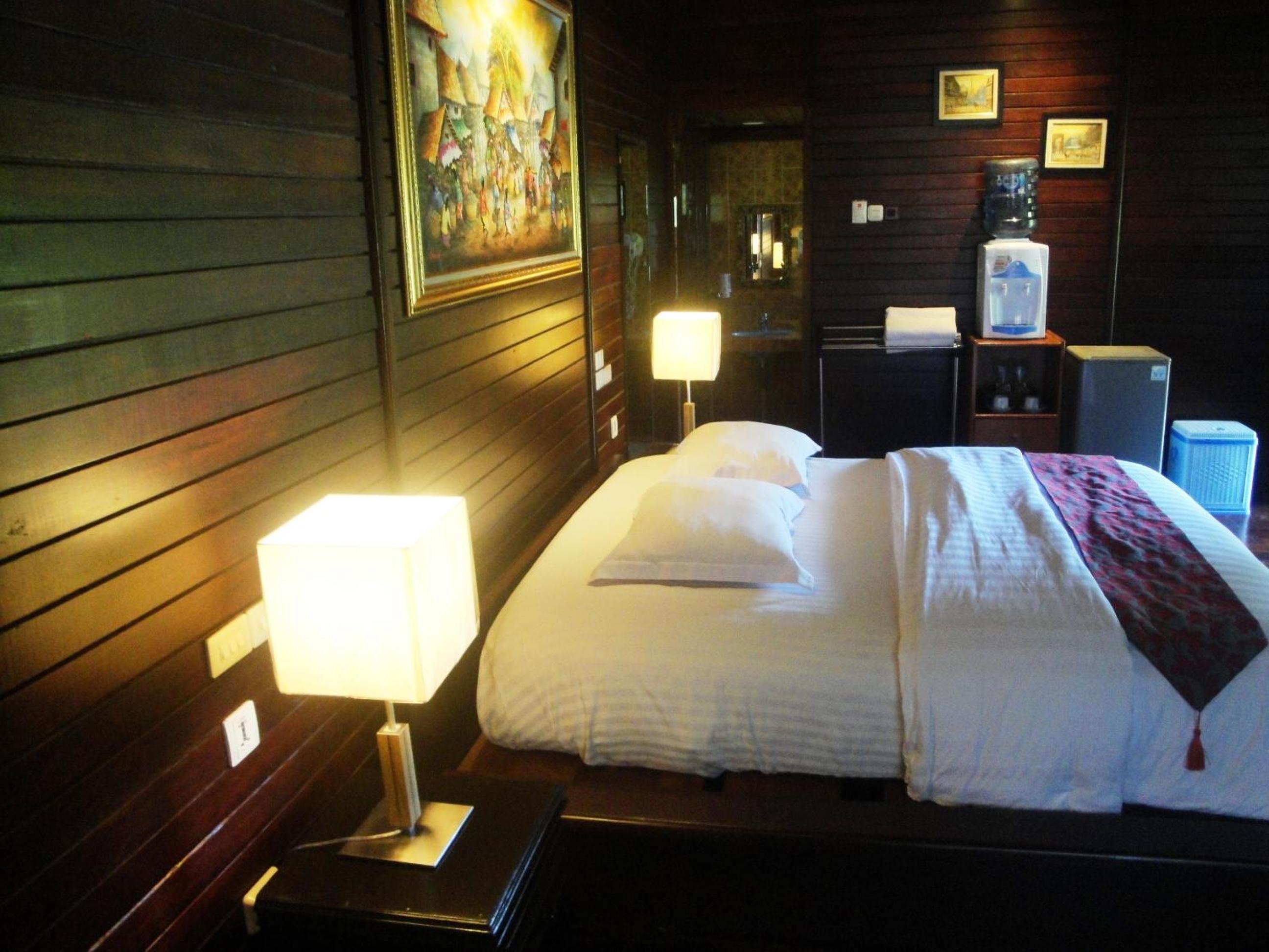 Suite - Photo 10