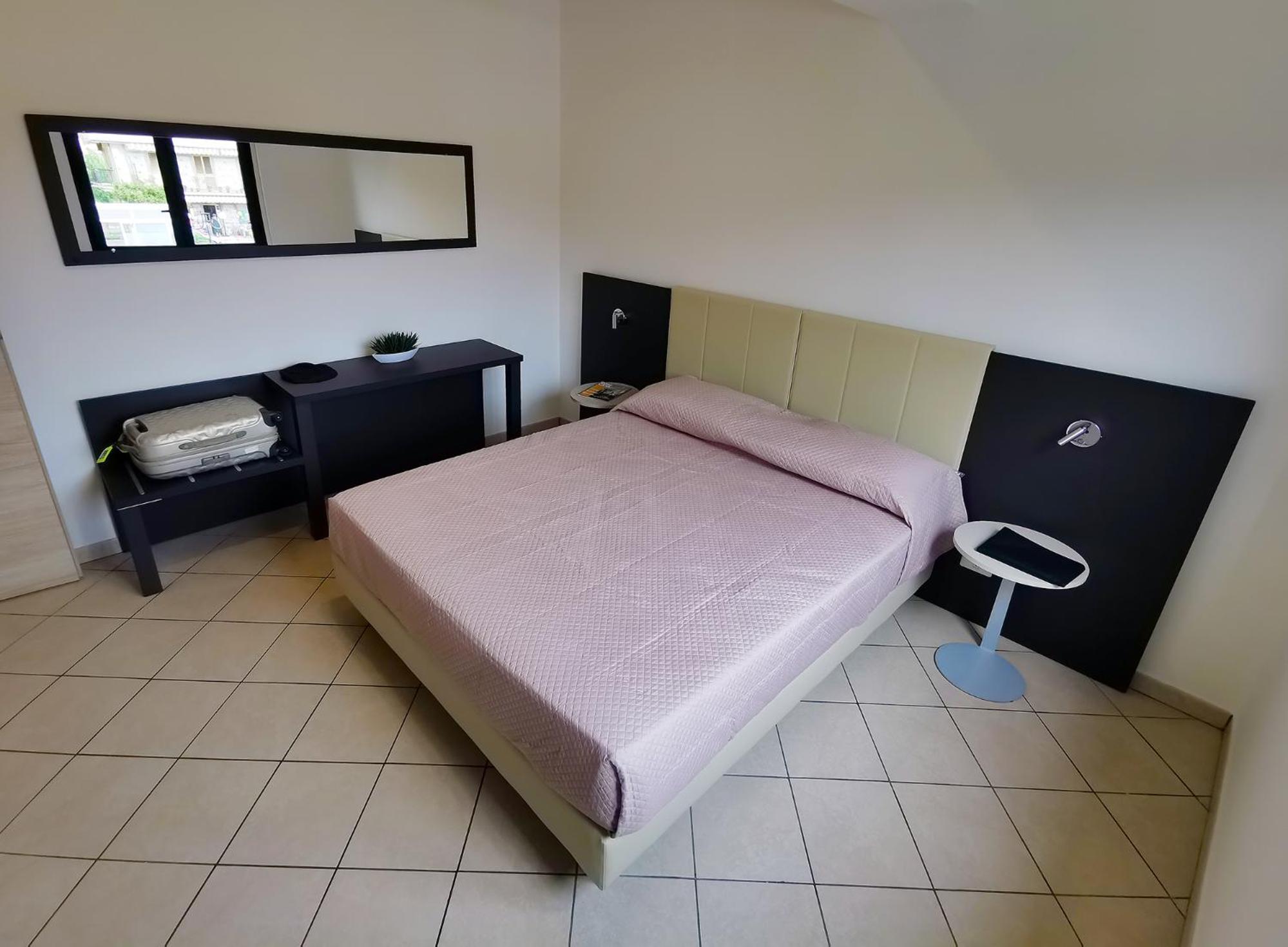 Two-Bedroom Apartment with Balcony photo 2