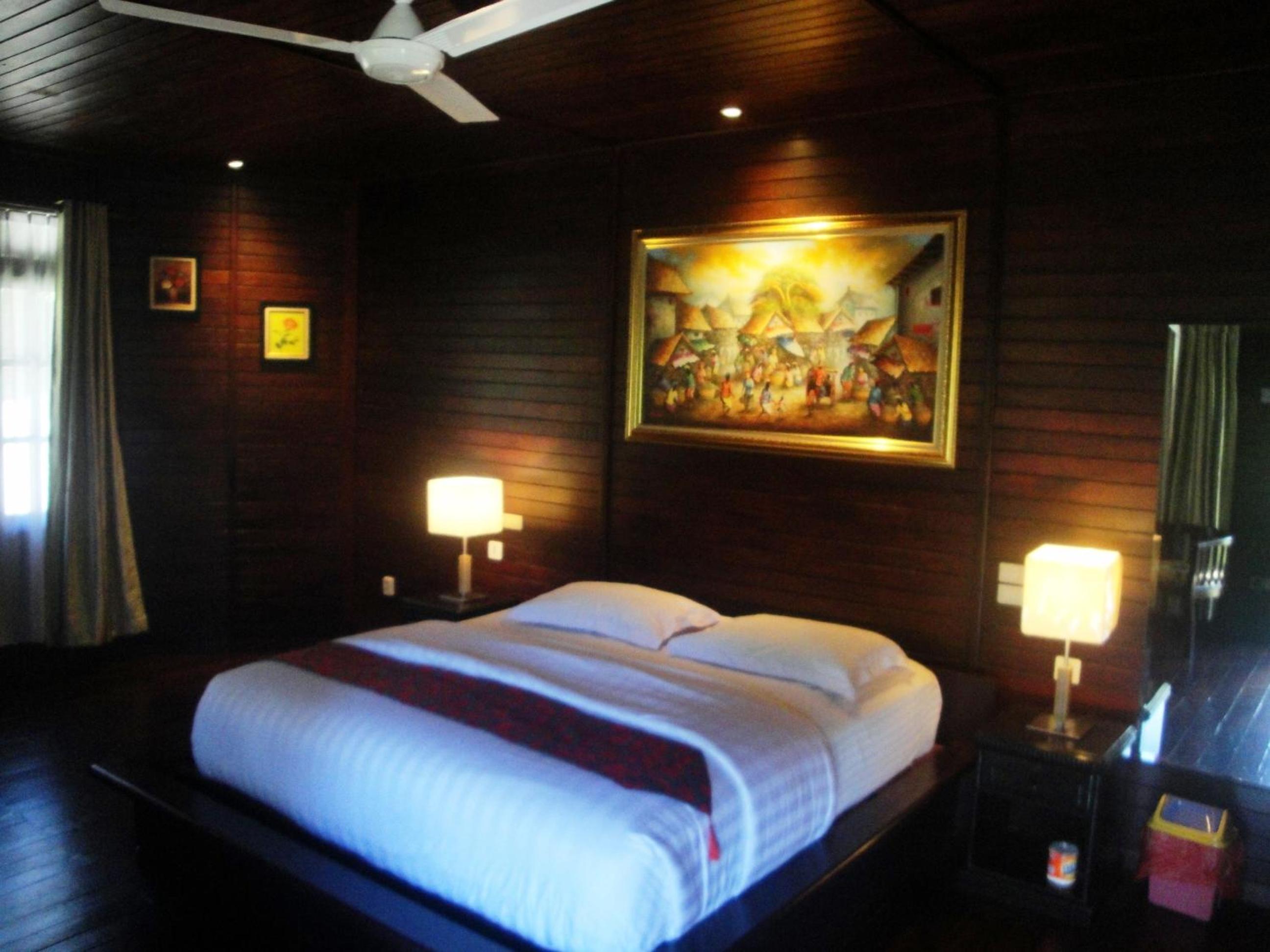 Suite - Photo 11