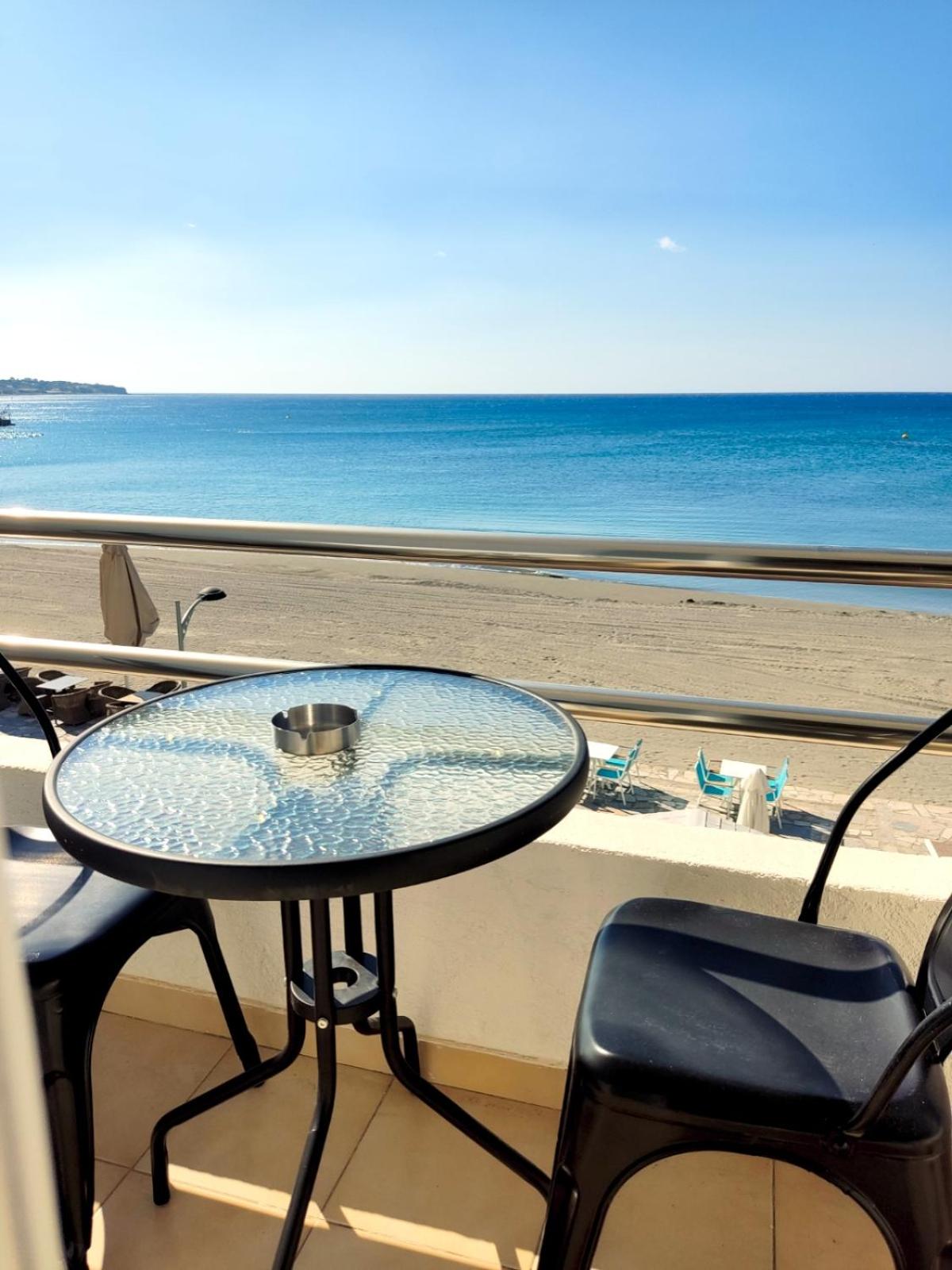Apartment with Sea View photo 2
