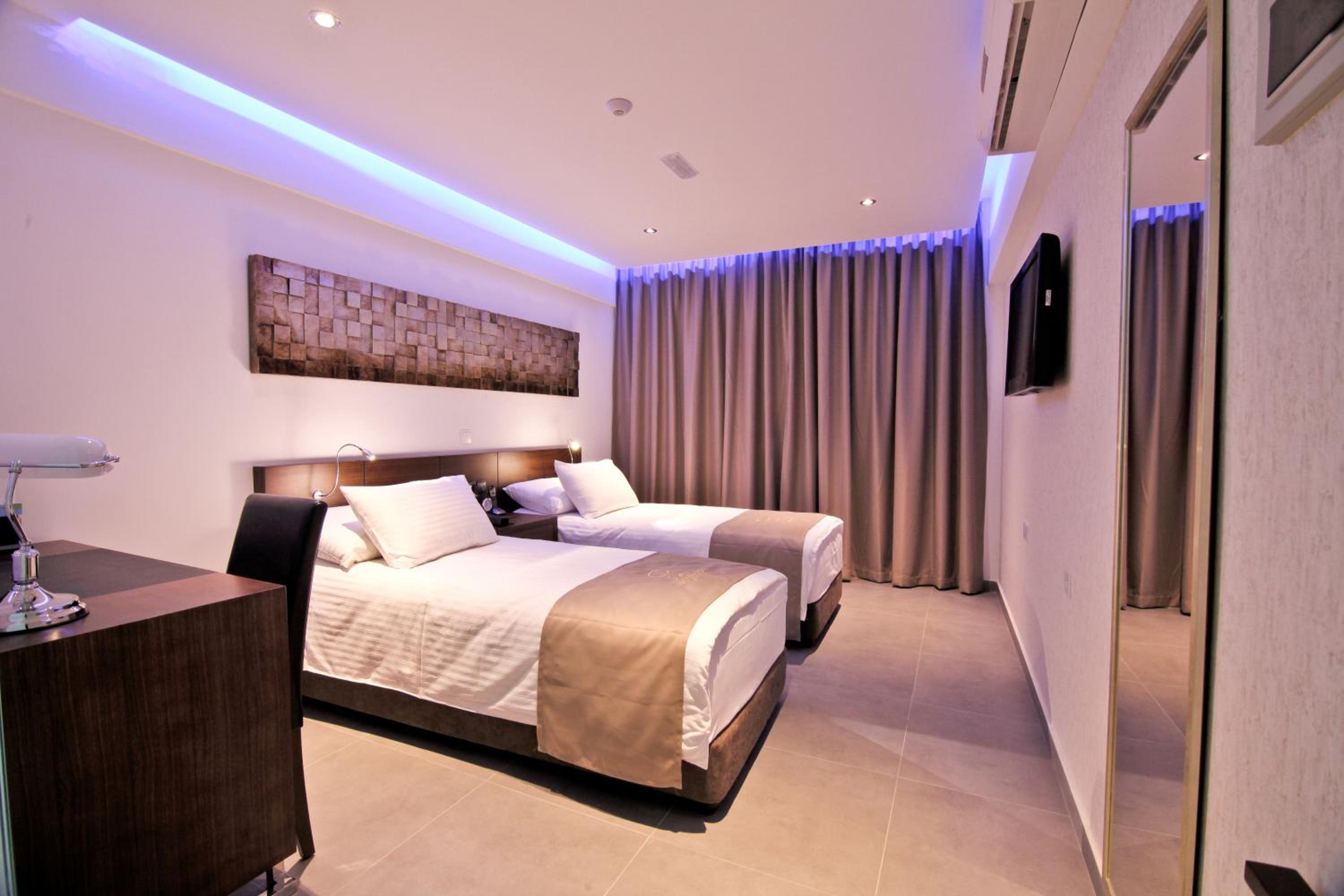 Budget Double Room photo 2
