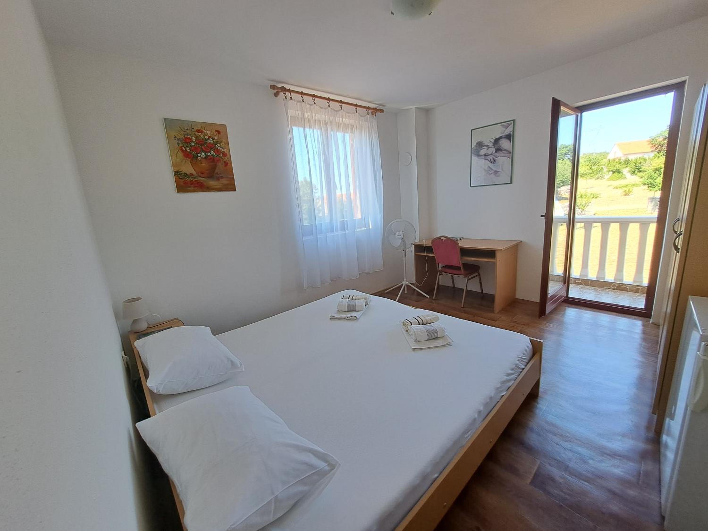 Deluxe Double or Twin Room with Balcony - Photo 8