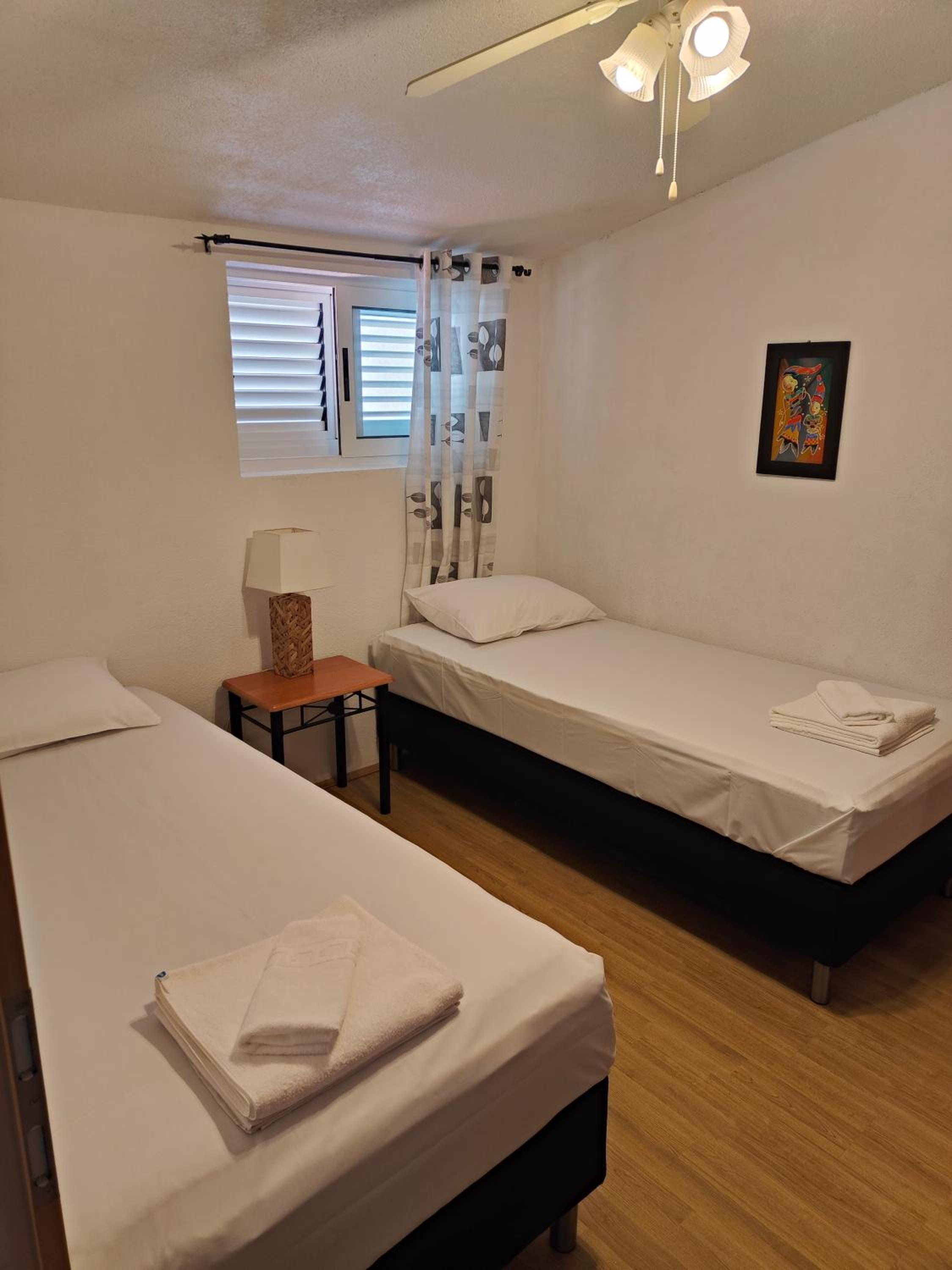 Two-Bedroom Apartment with Sea View- Attic