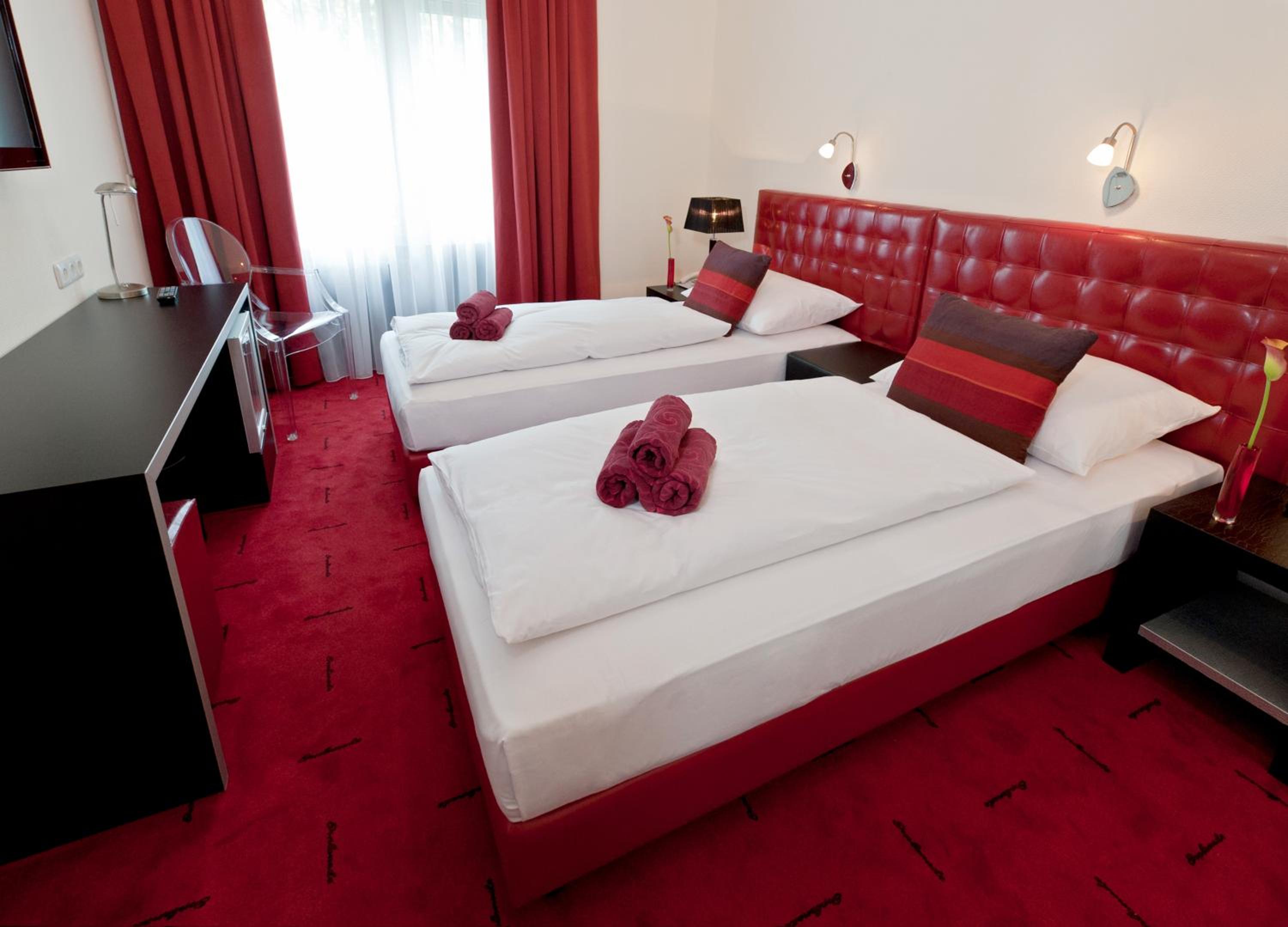 Twin Room - Photo 1