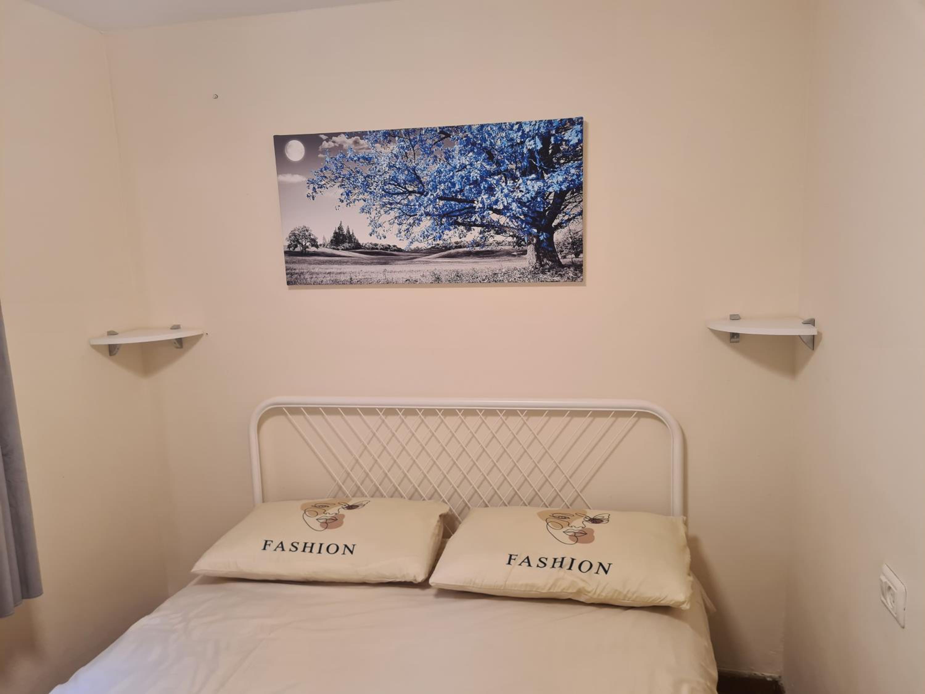 One-Bedroom Apartment - Photo 1