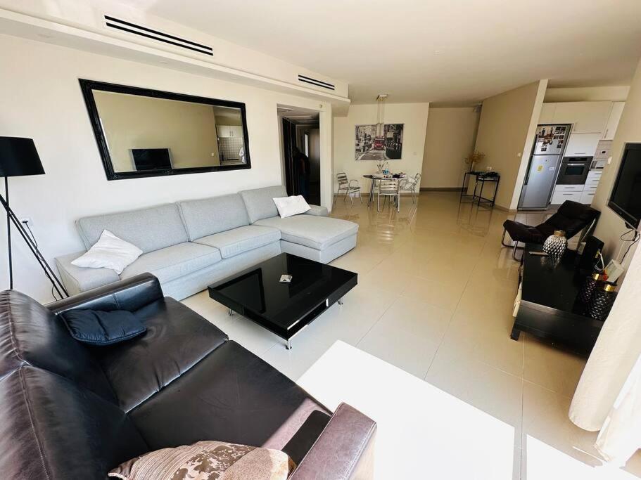 Three-Bedroom Apartment photo 1
