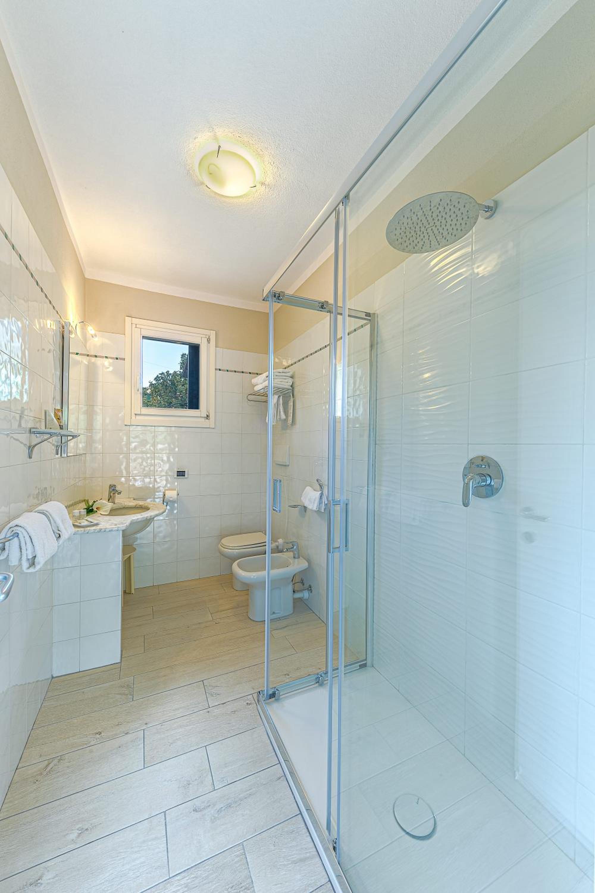 Triple Room with Terrace photo 3