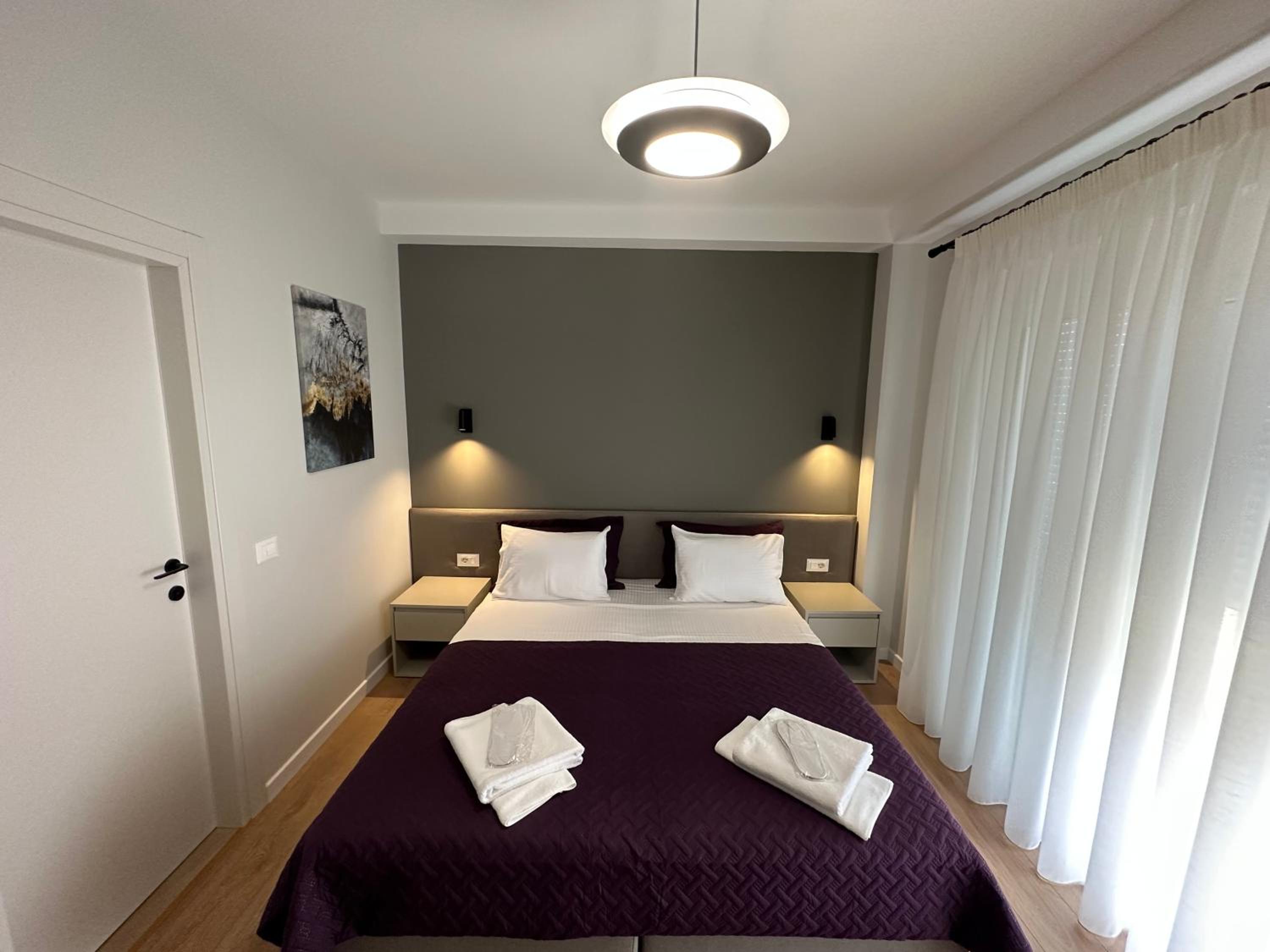 Deluxe Double Room with Balcony photo 3