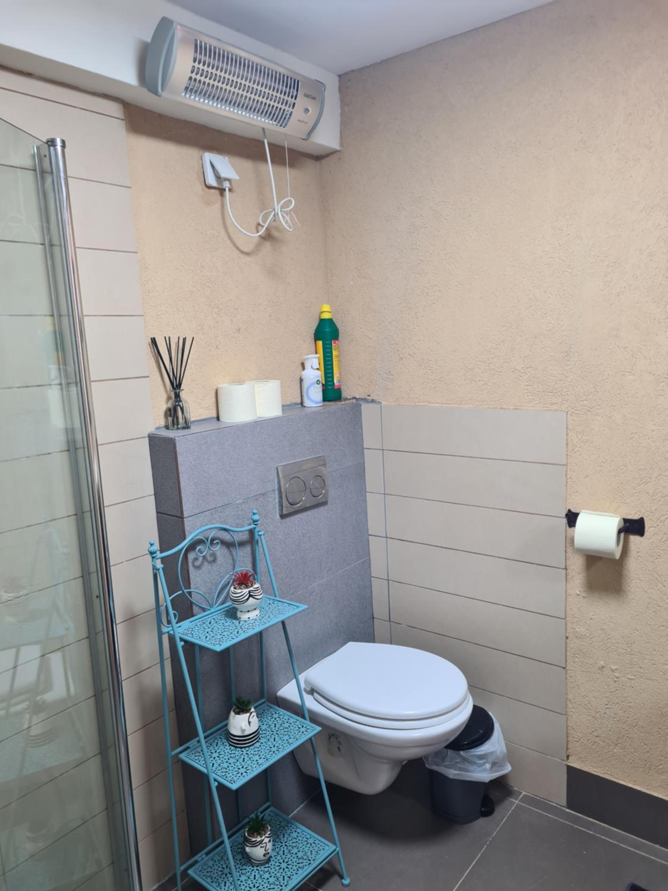 One-Bedroom Apartment - Photo 6