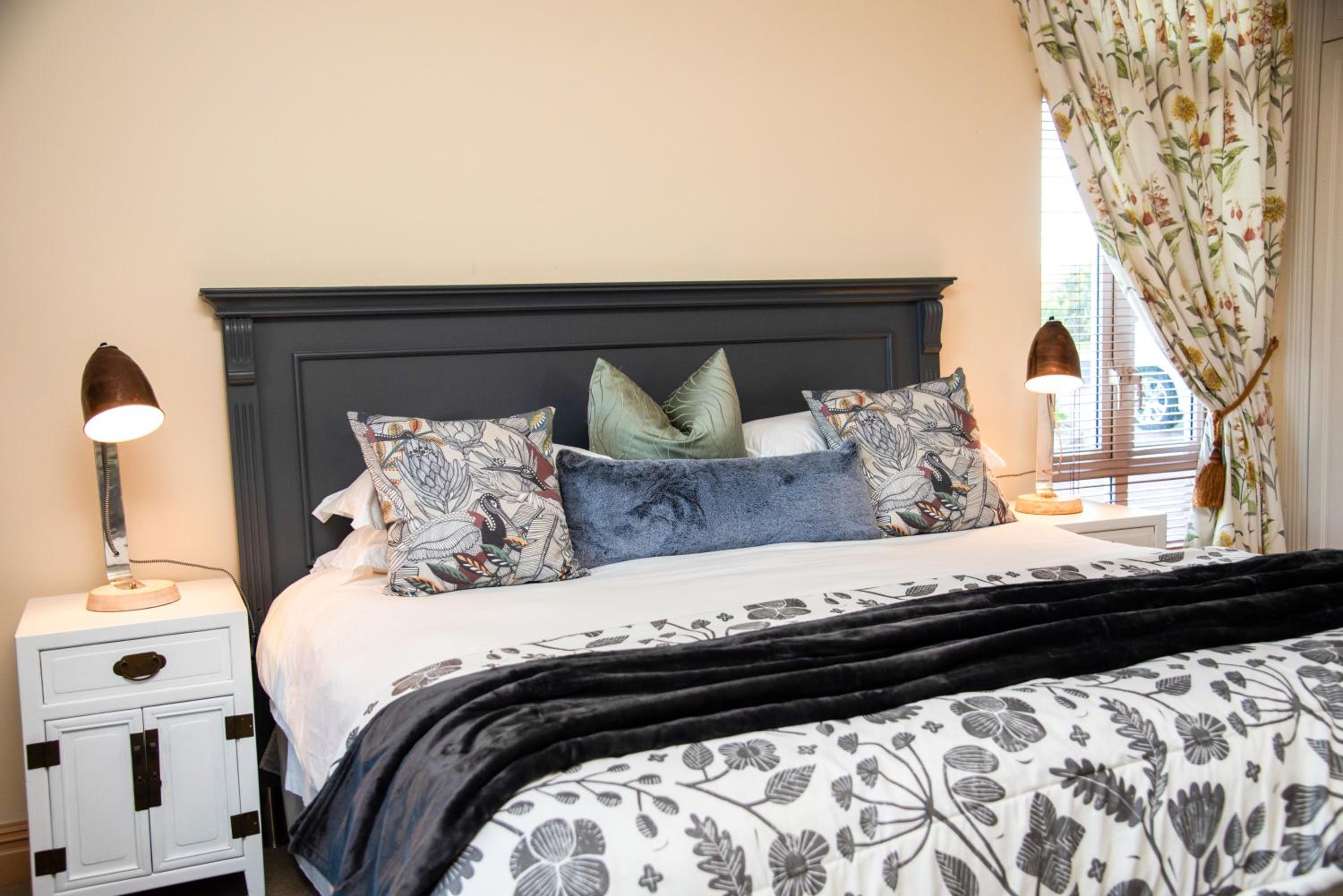 Four-Bedroom House - Photo 26