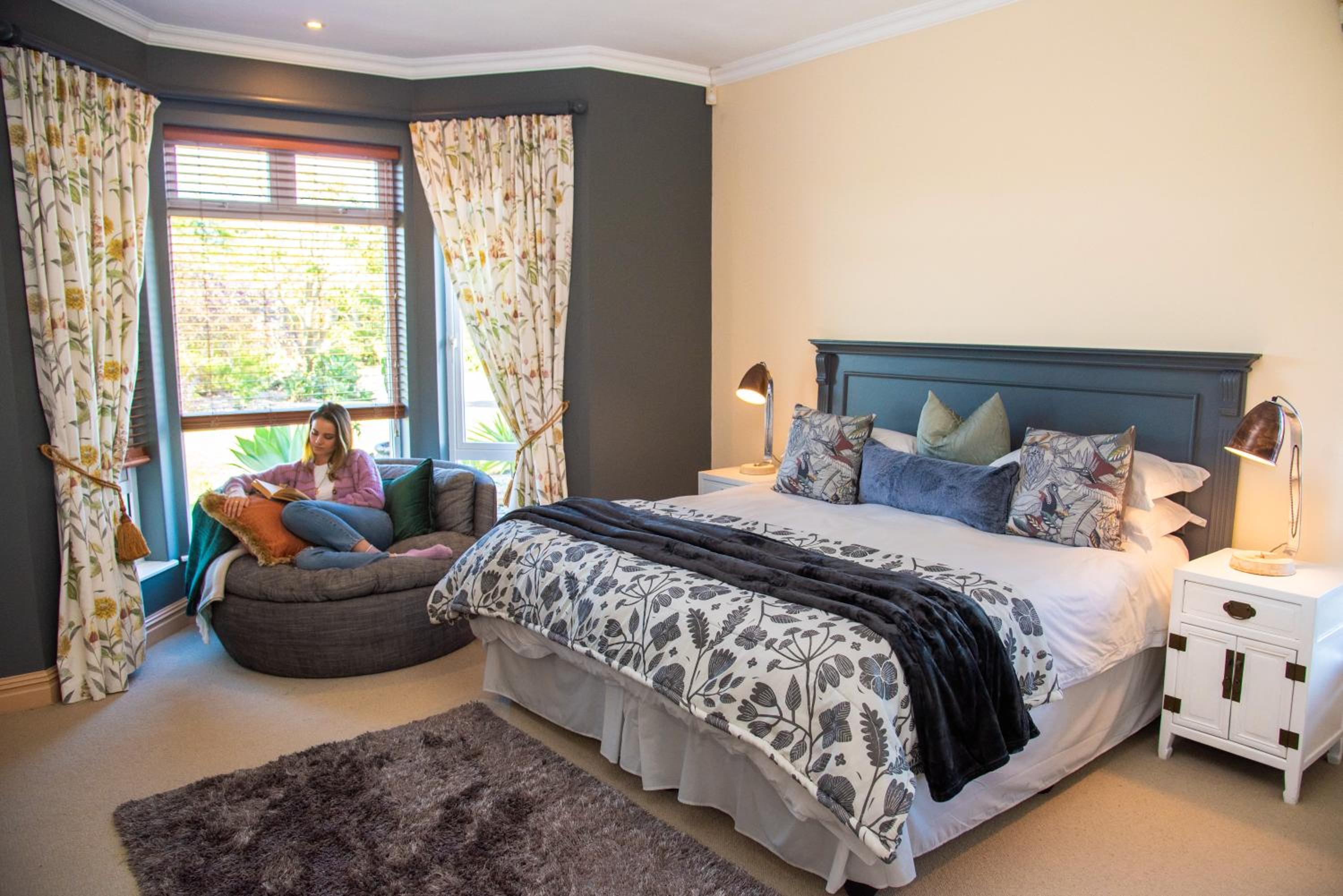 Four-Bedroom House - Photo 24