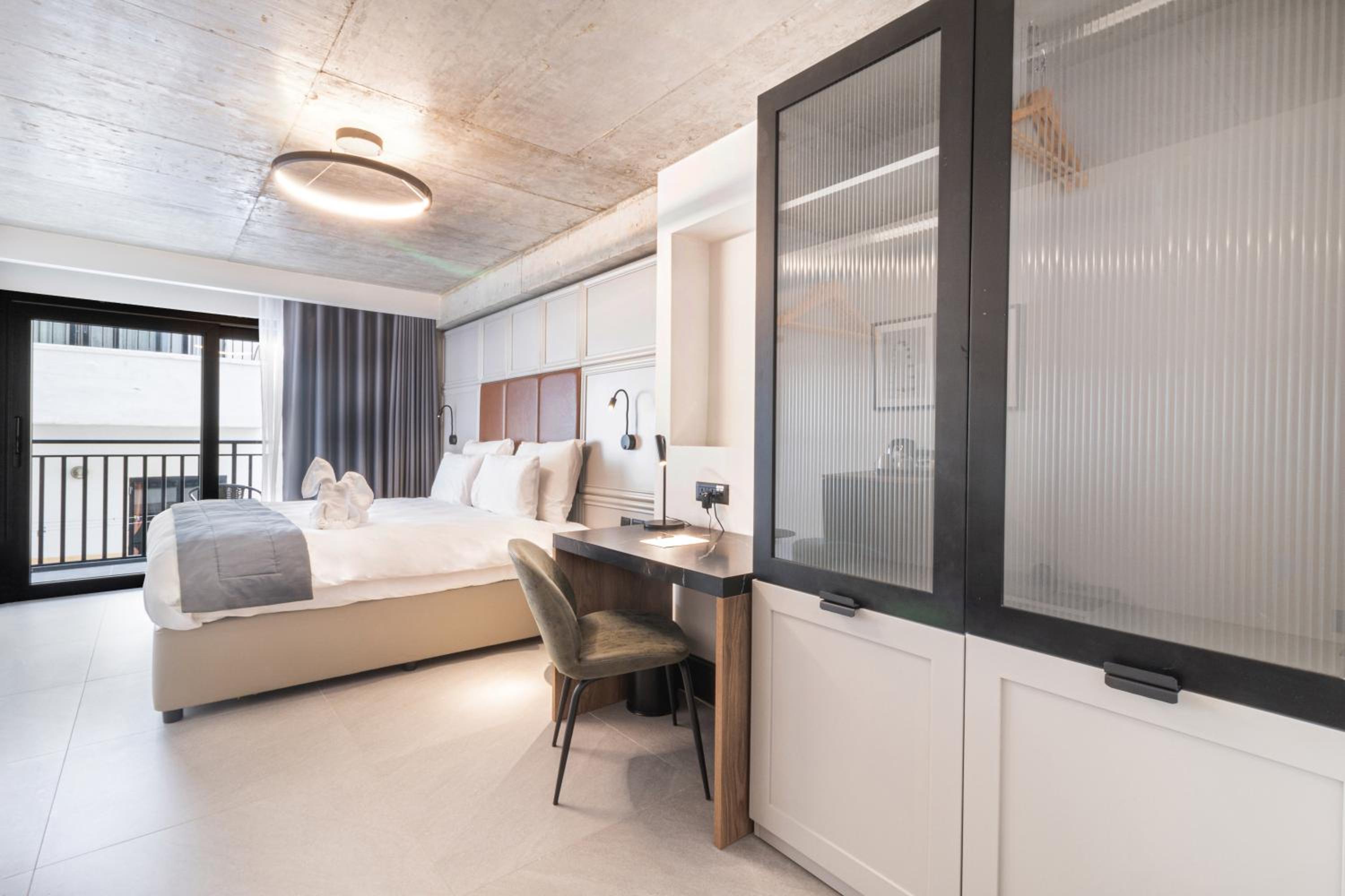 Standard Double Room - Photo 2