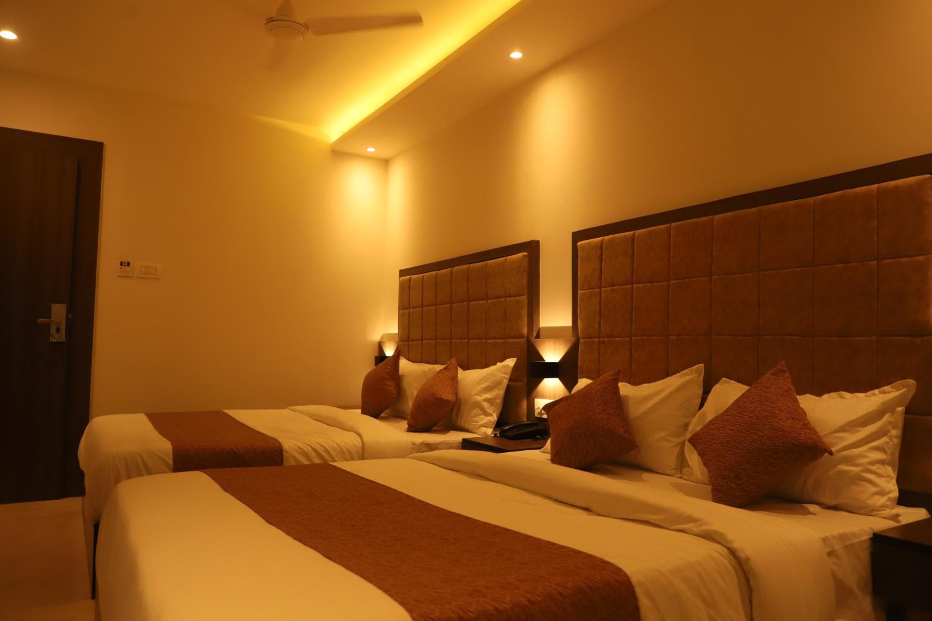 Quadruple Room with Private Bathroom