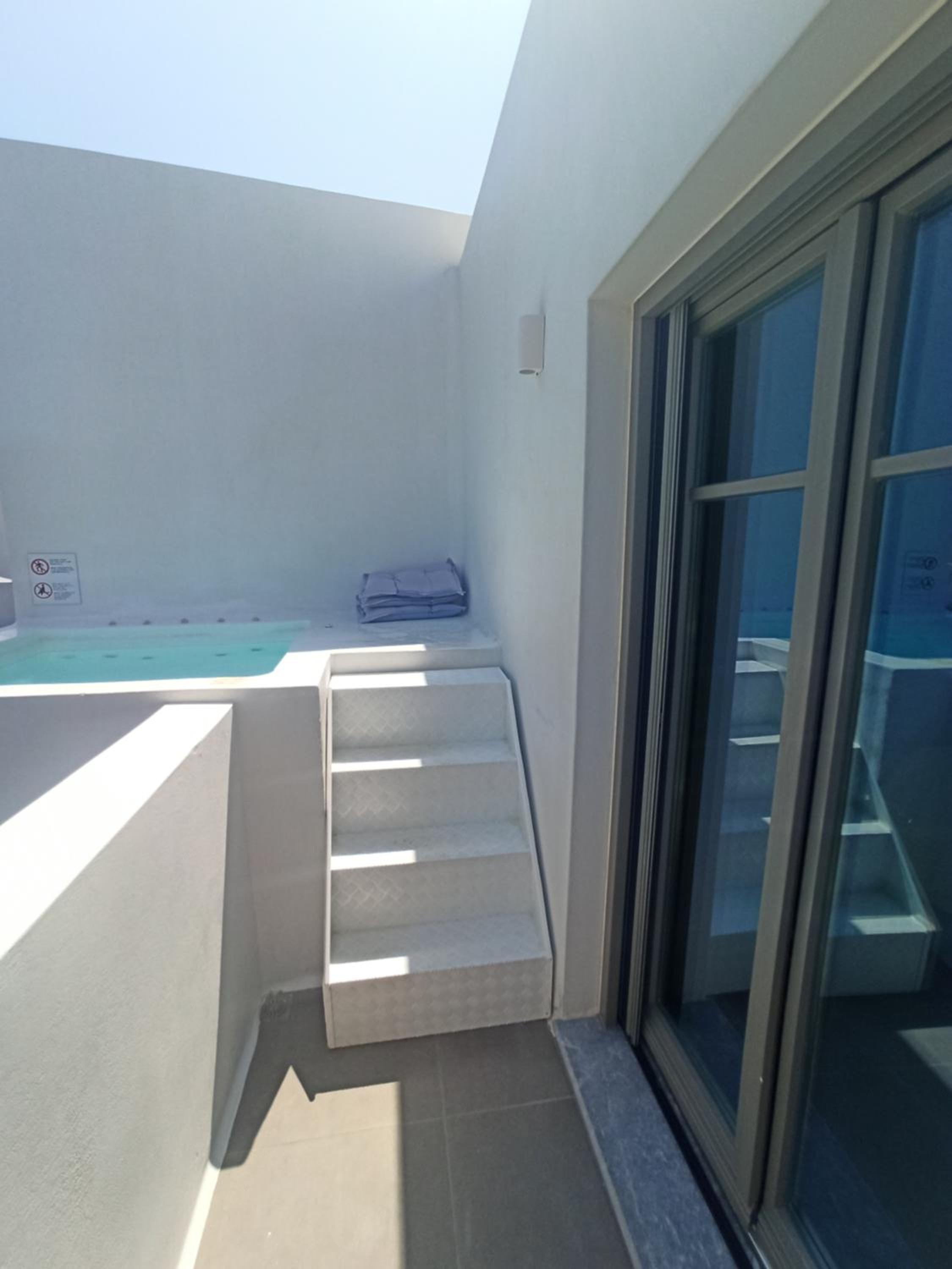 Suite with Hot Tub - Photo 5