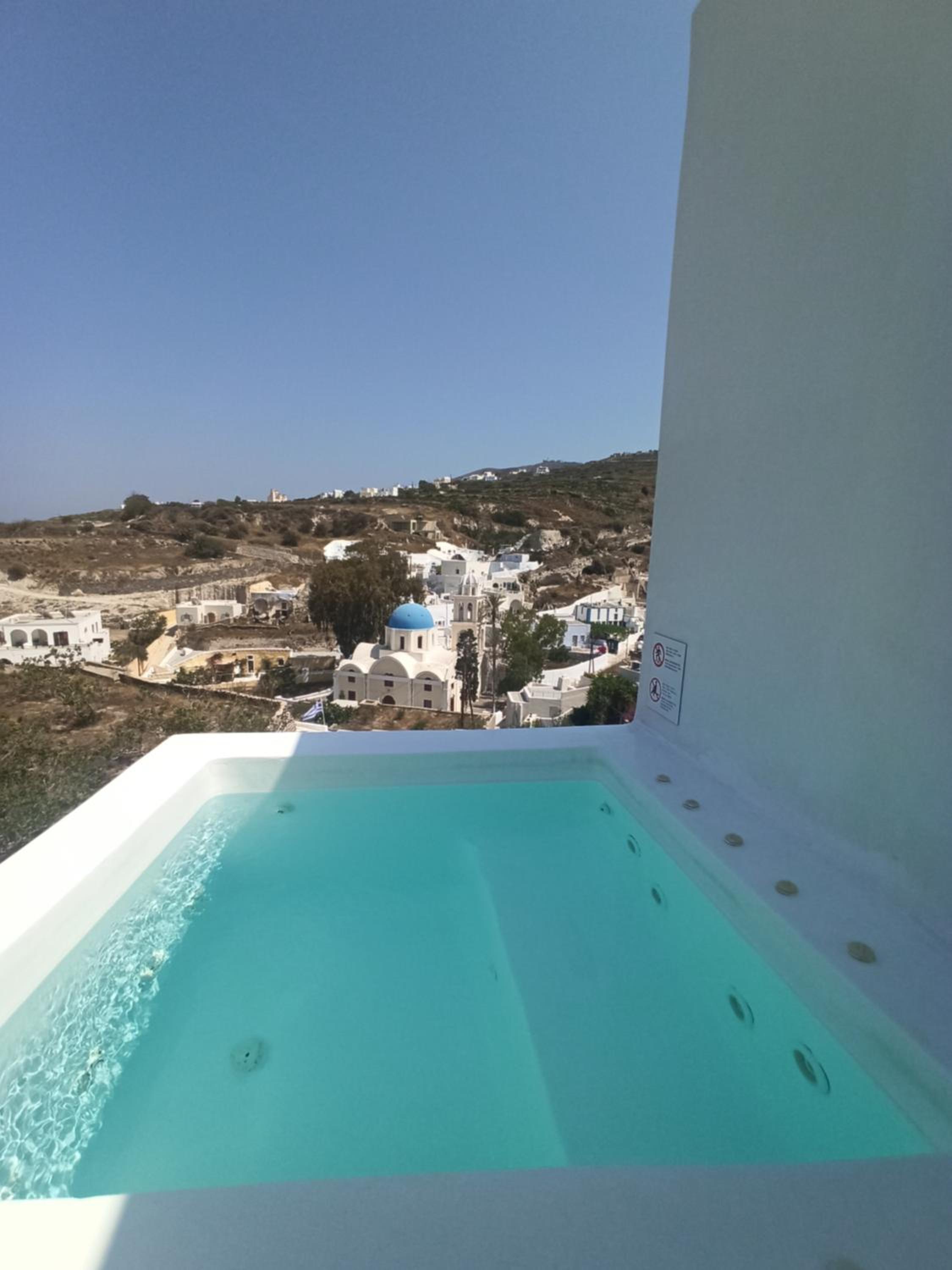 Suite with Hot Tub - Photo 38
