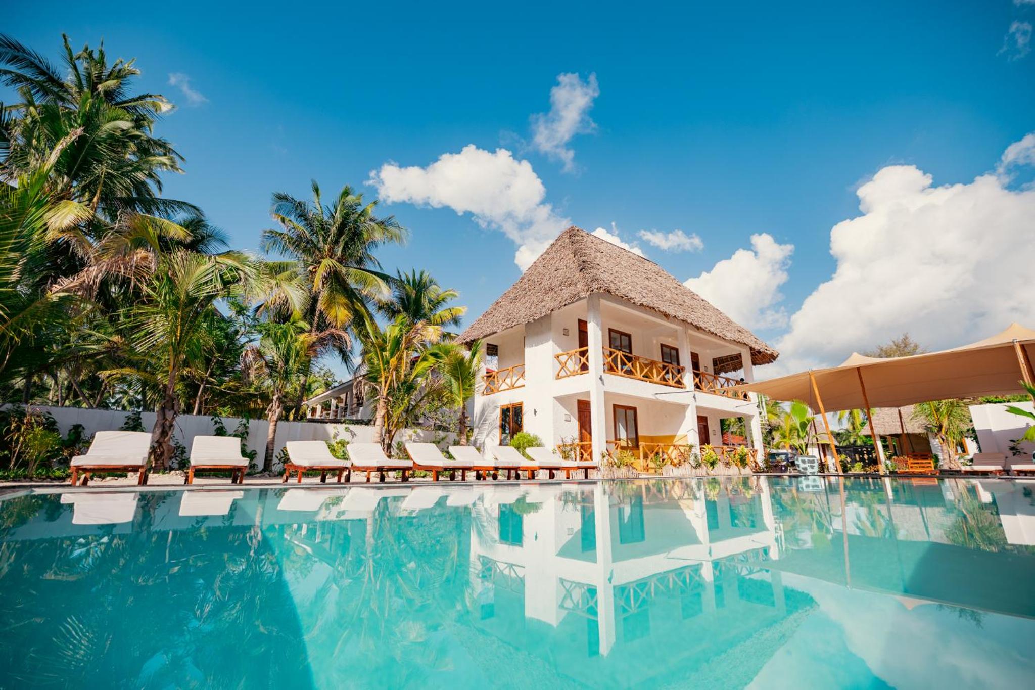 Triple Room with Pool View - Photo 4