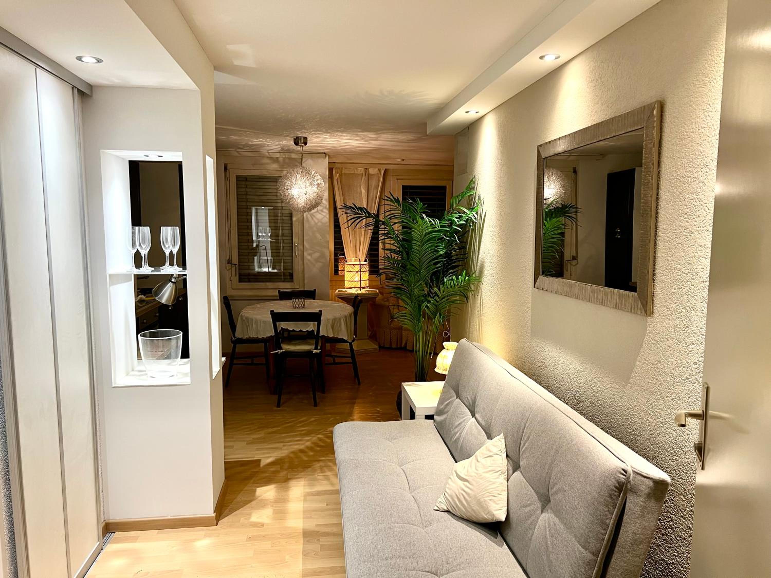 One-Bedroom Apartment photo 1