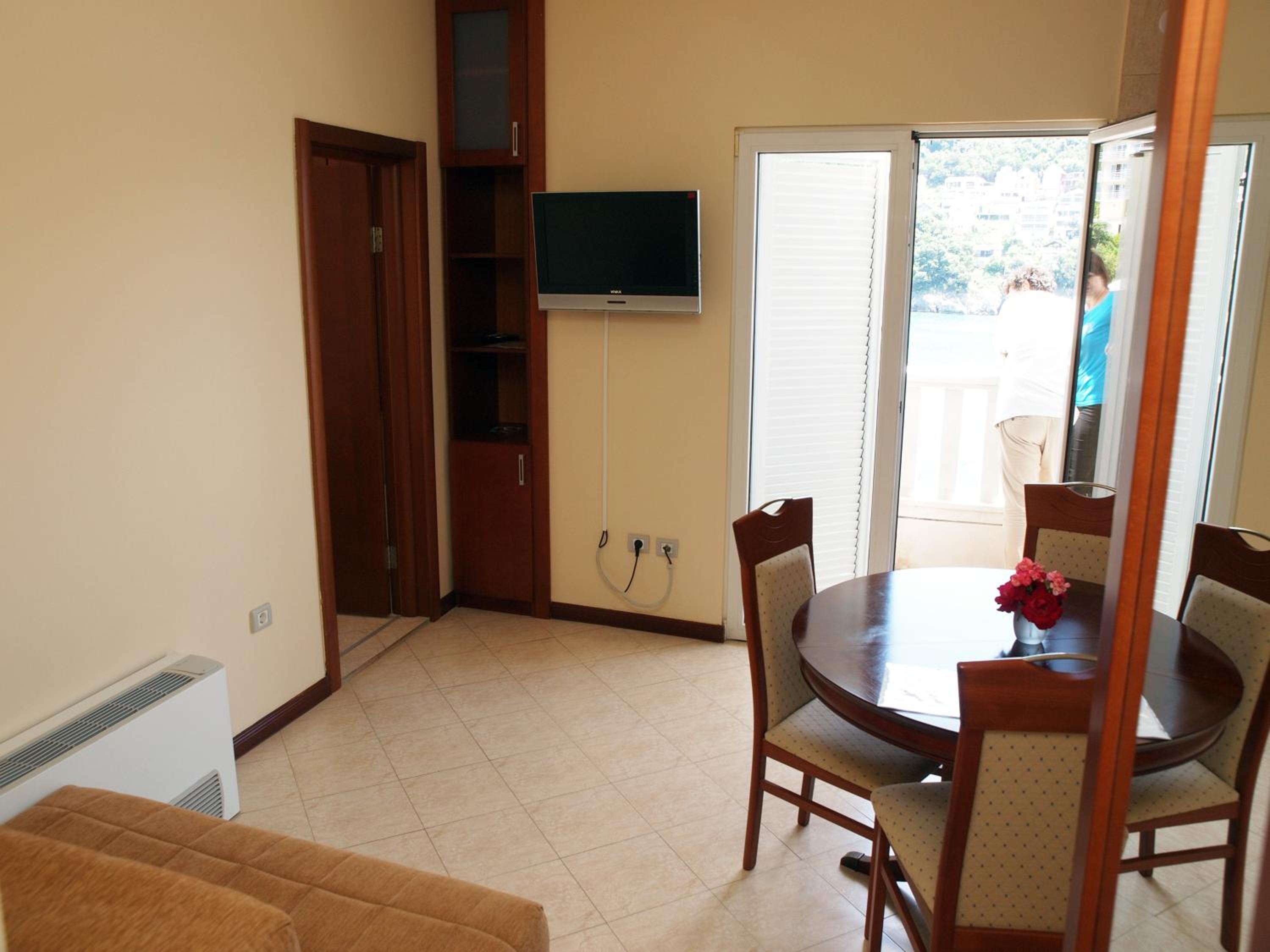 Two-Bedroom Apartment with Sea View - Photo 1