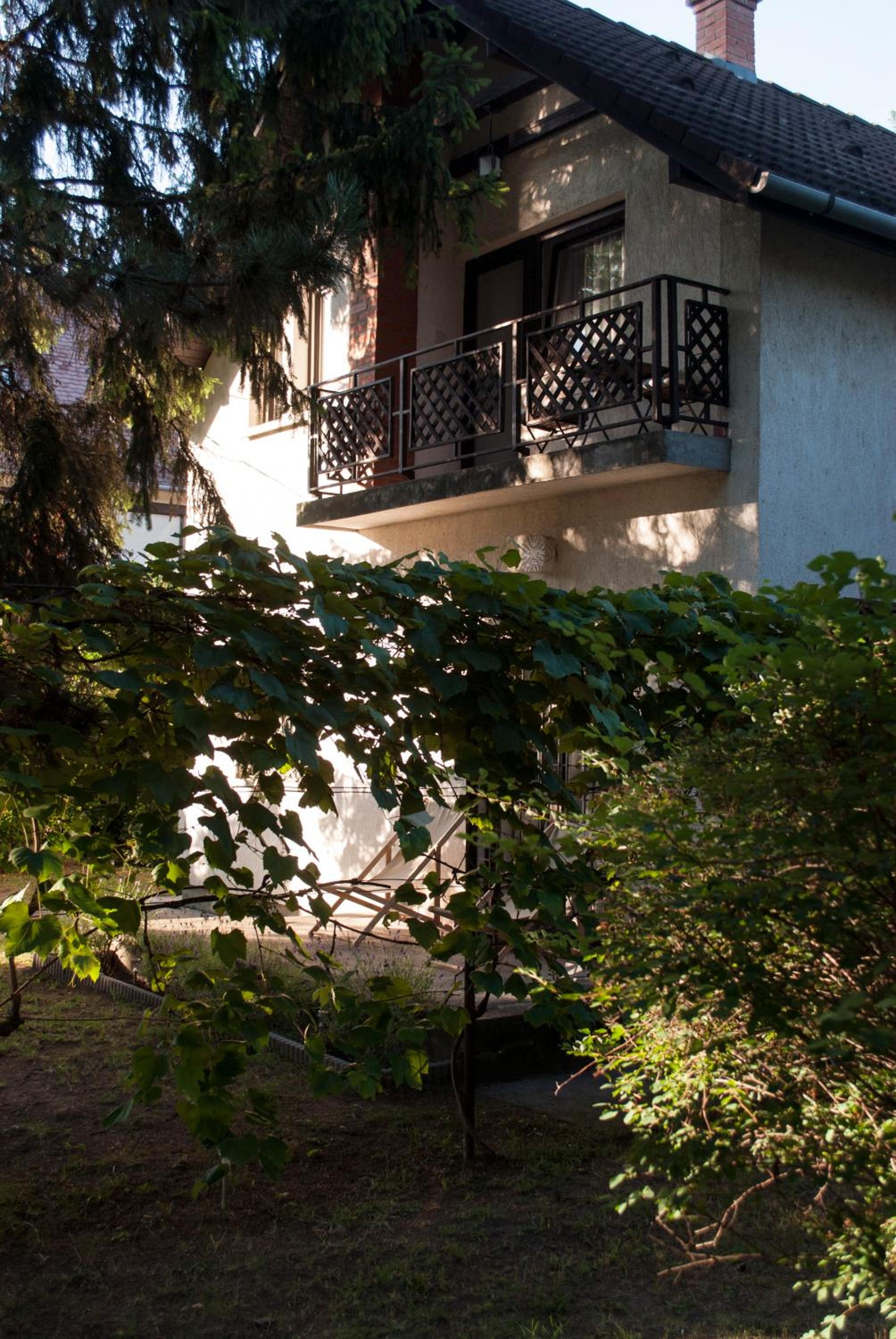 Two-Bedroom Apartment with Balcony photo 2