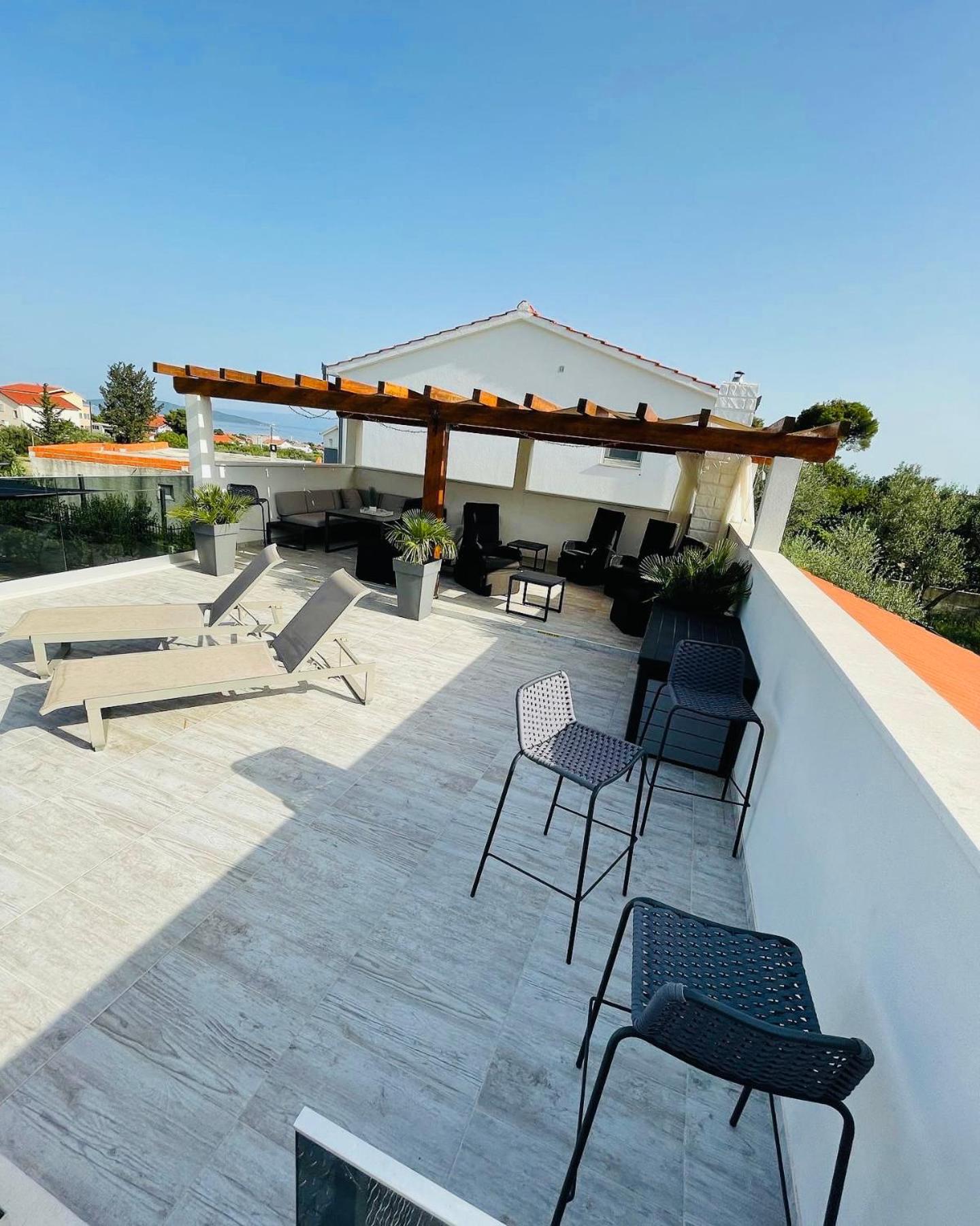 Villa photo 3