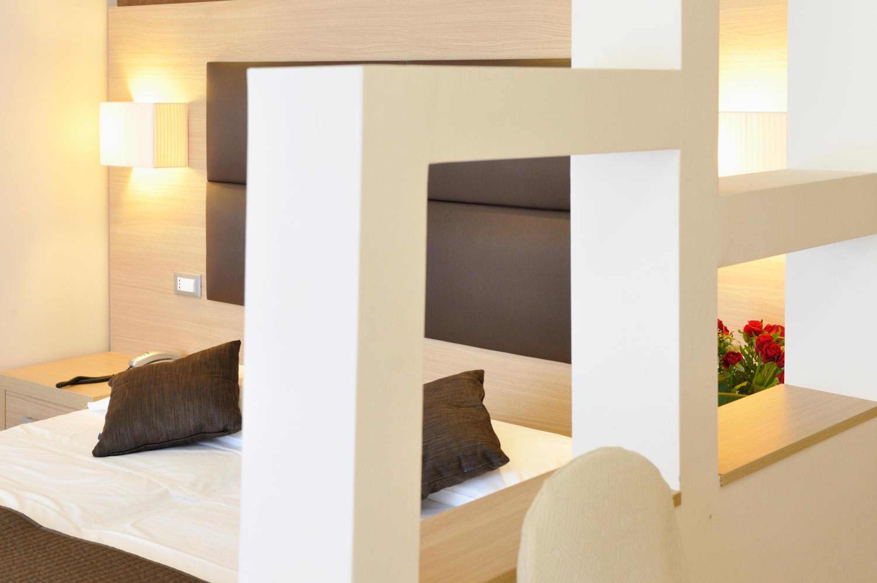 Deluxe Triple Room - Photo 6
