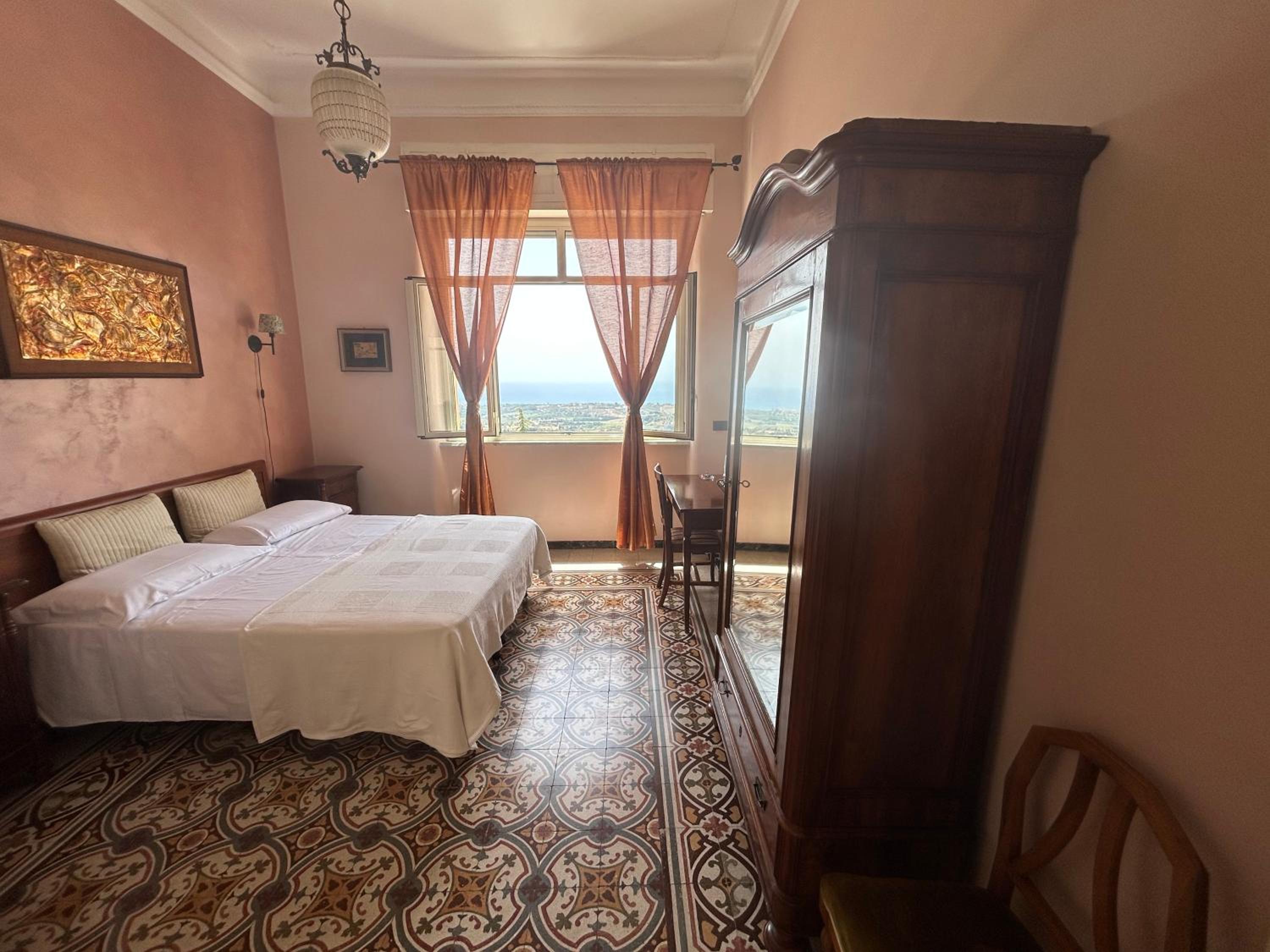 Twin Room with Sea View photo 2