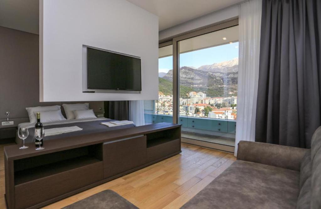 Deluxe Apartment