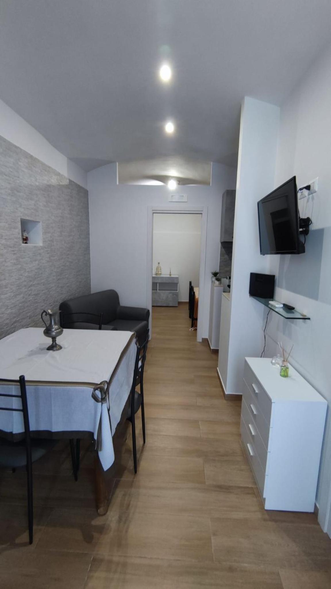 One-Bedroom House photo 1