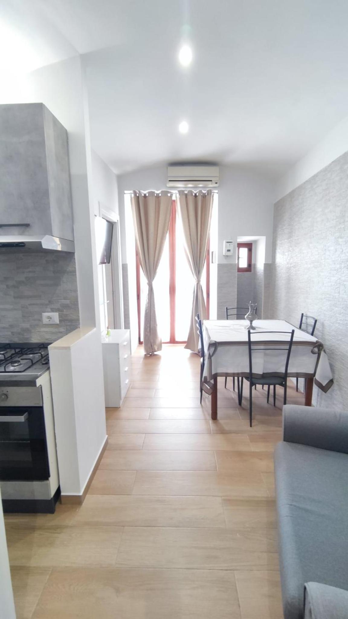 One-Bedroom House photo 2