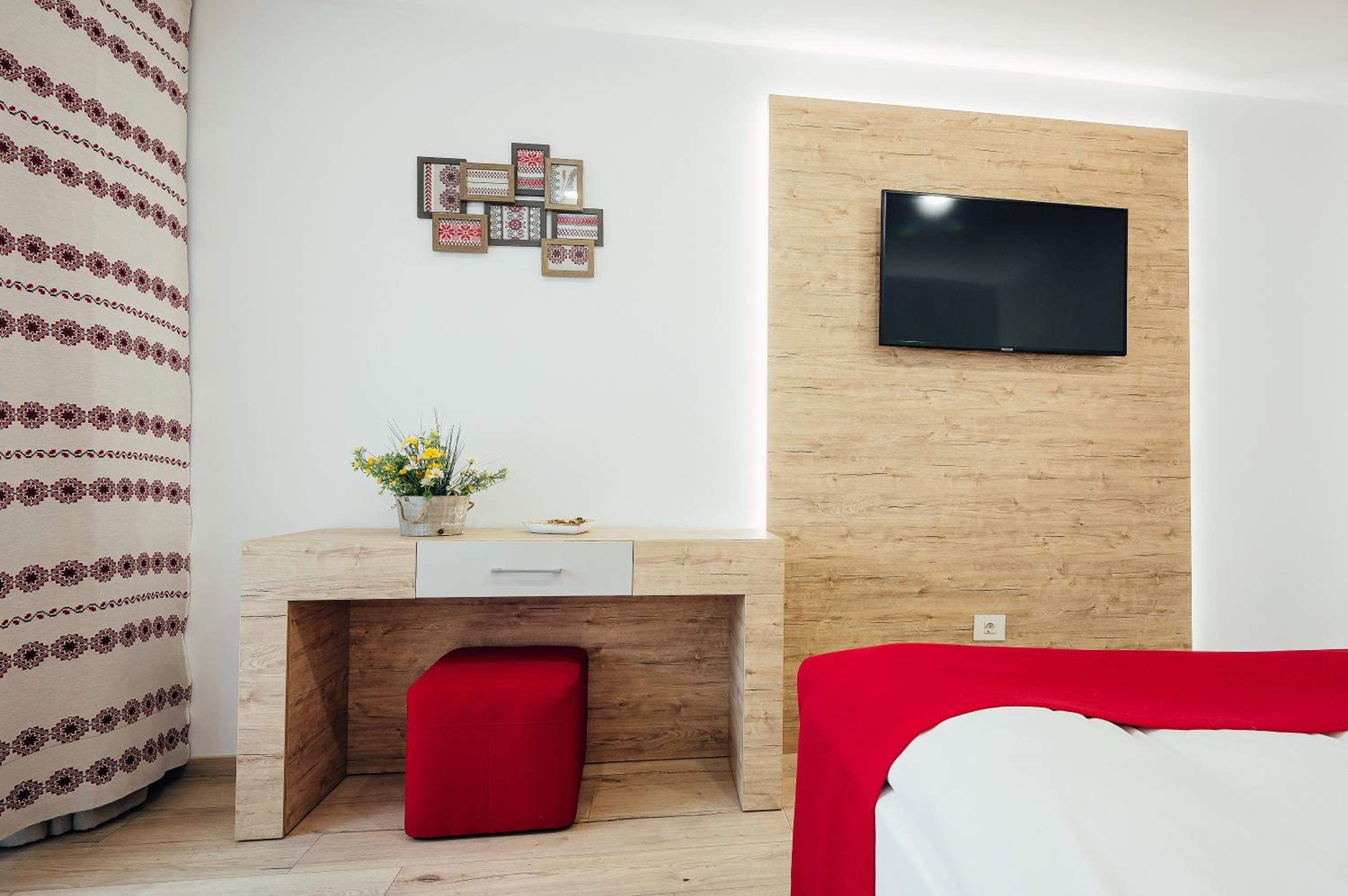 Deluxe Double or Twin Room with Balcony - Photo 40
