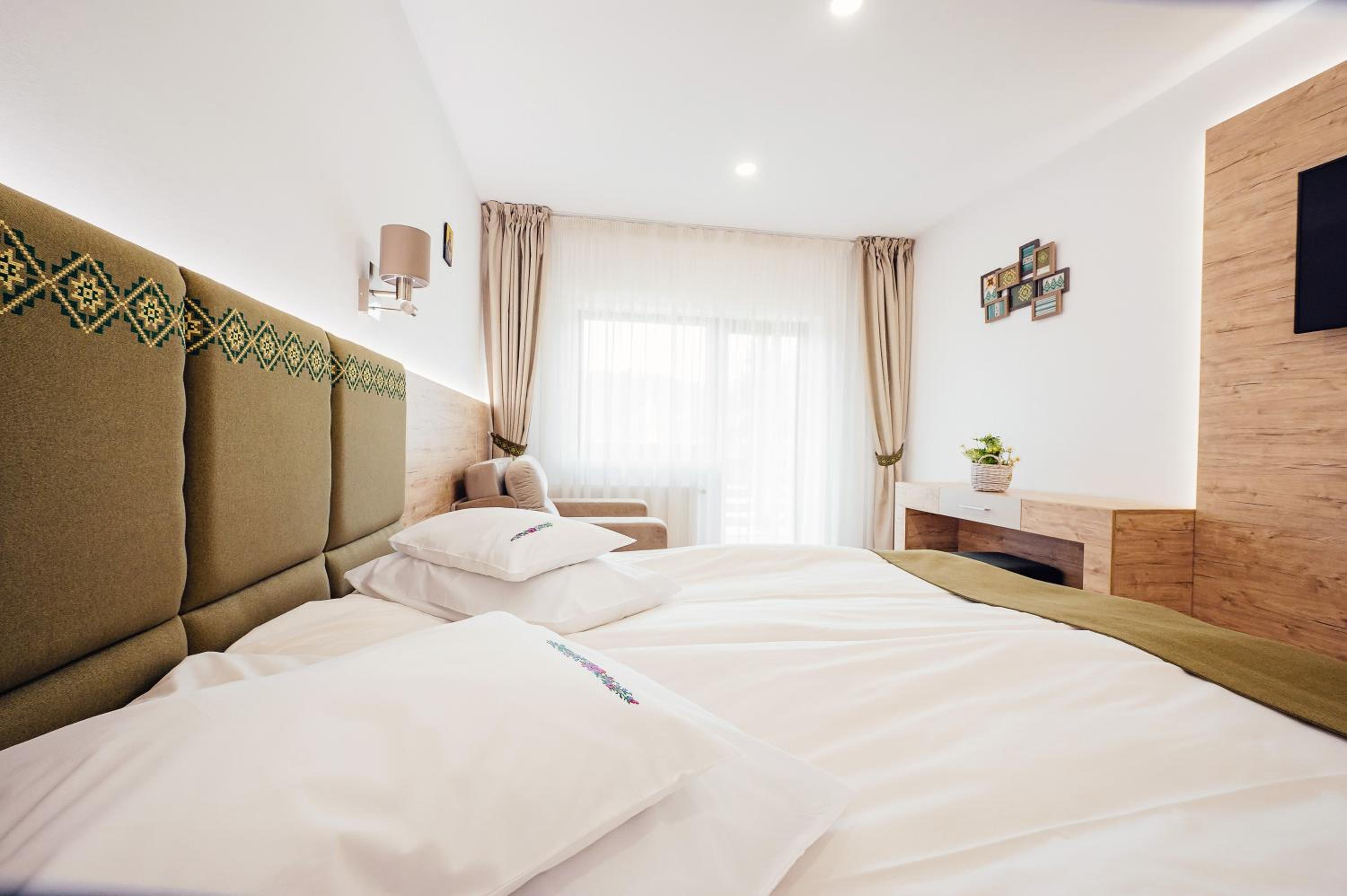 Deluxe Double or Twin Room with Balcony - Photo 24