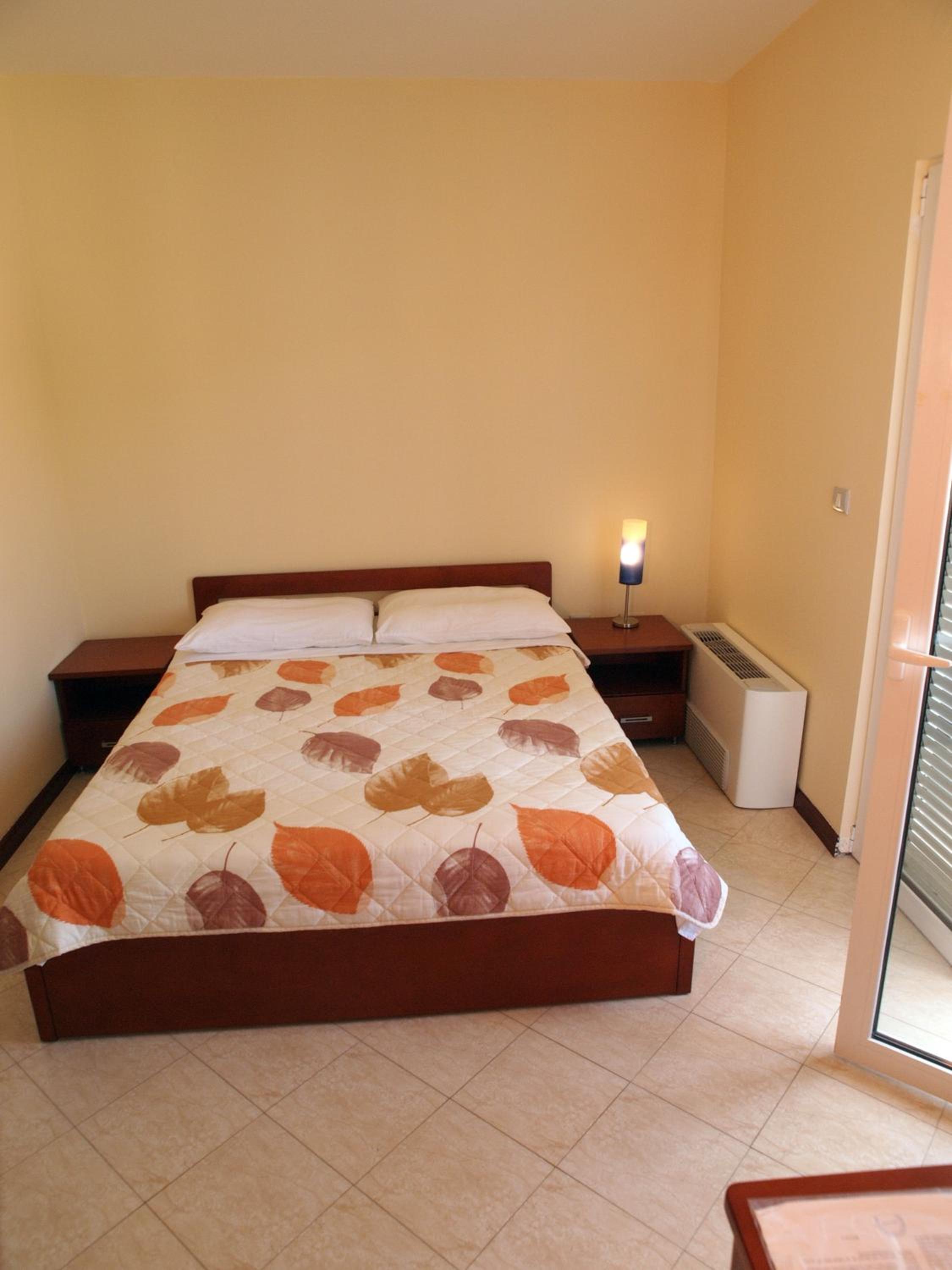 Two-Bedroom Apartment with Sea View - Photo 4