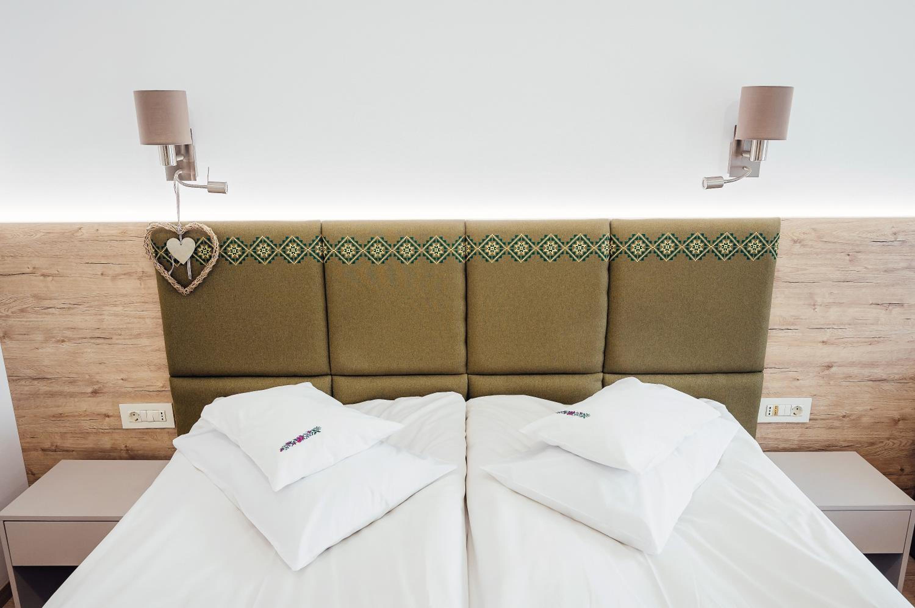 Deluxe Double or Twin Room with Balcony - Photo 15