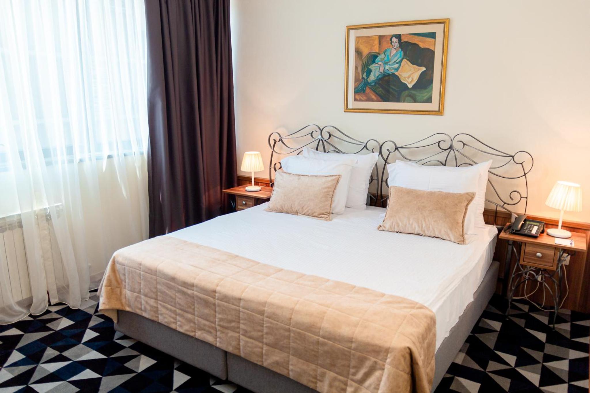 Double Room - Photo 1