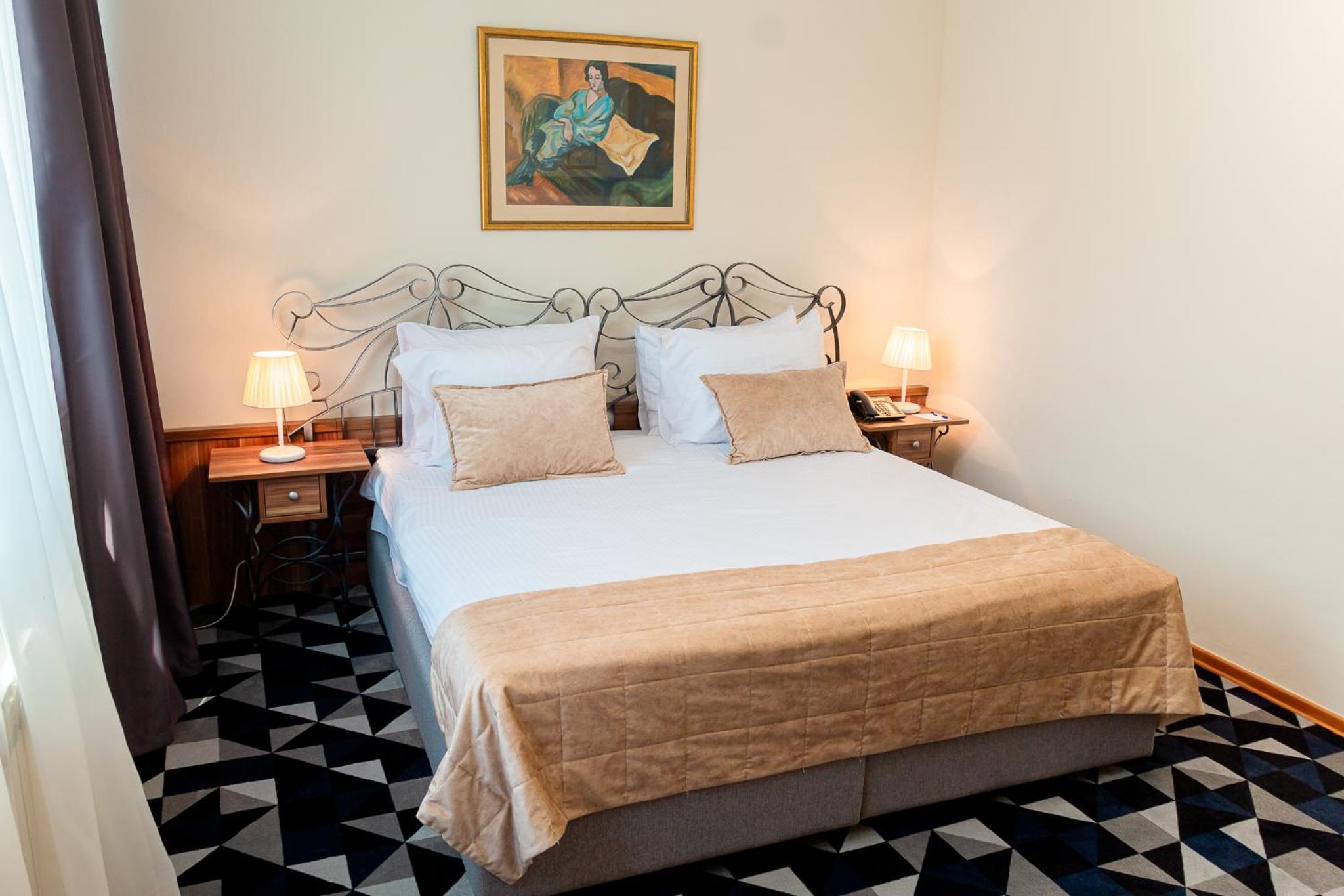 Double Room - Photo 3