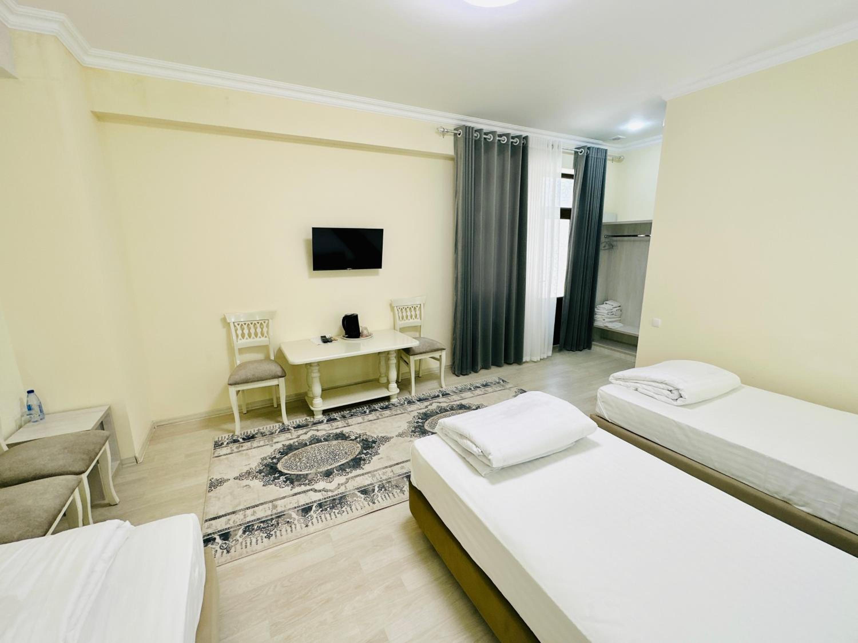 Standard Triple Room photo 2