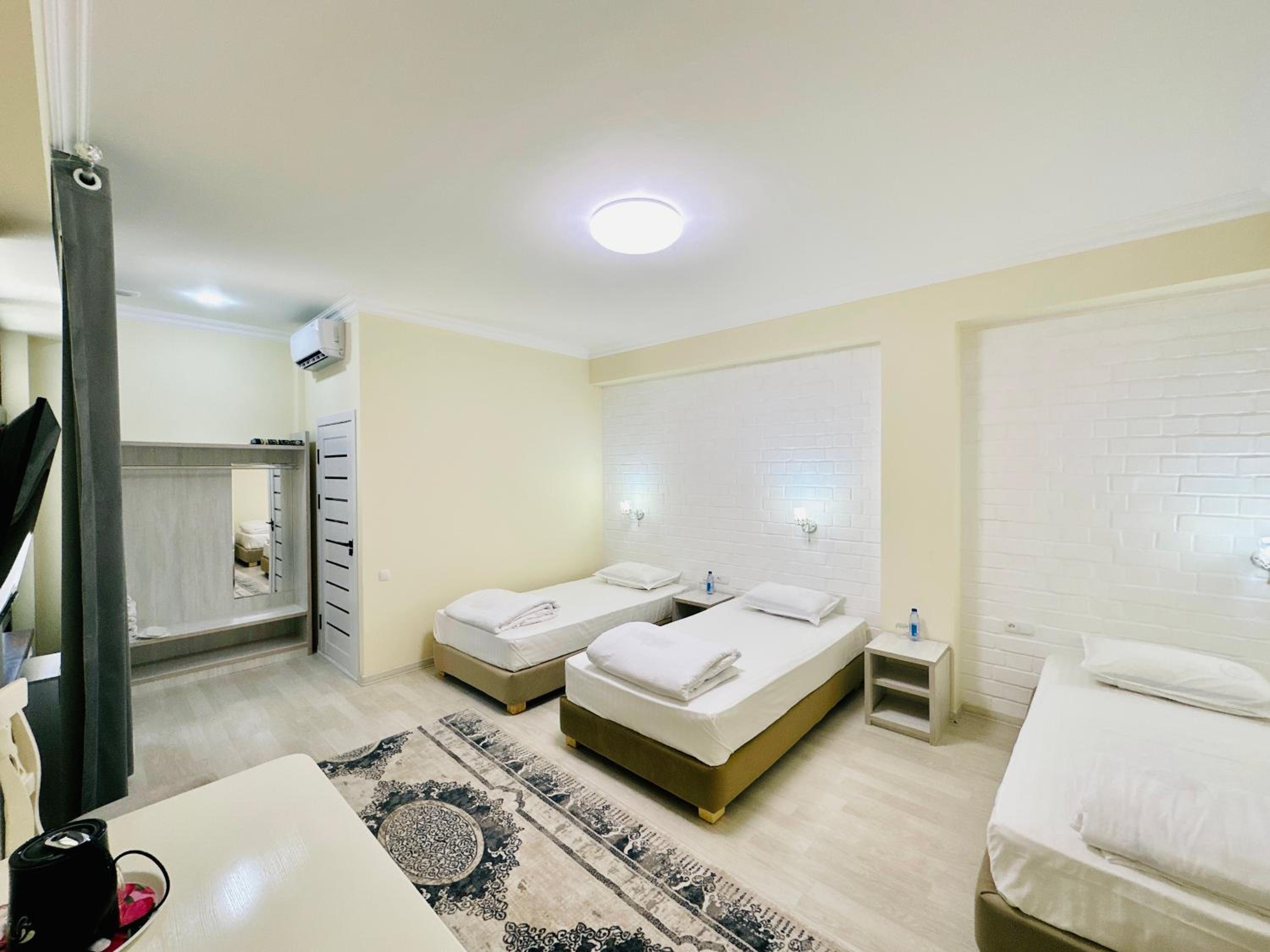 Standard Triple Room photo 3