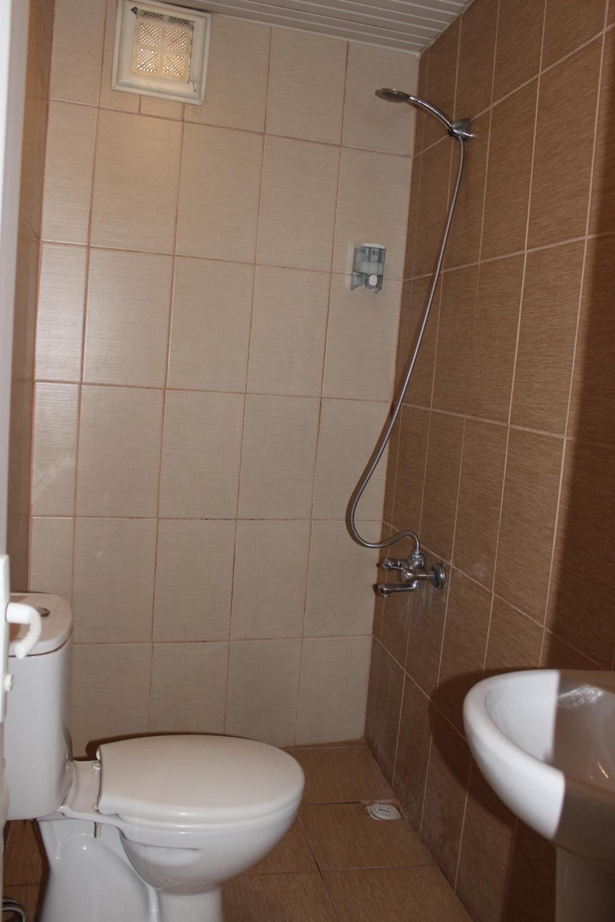 Single Room with Shared Bathroom photo 2