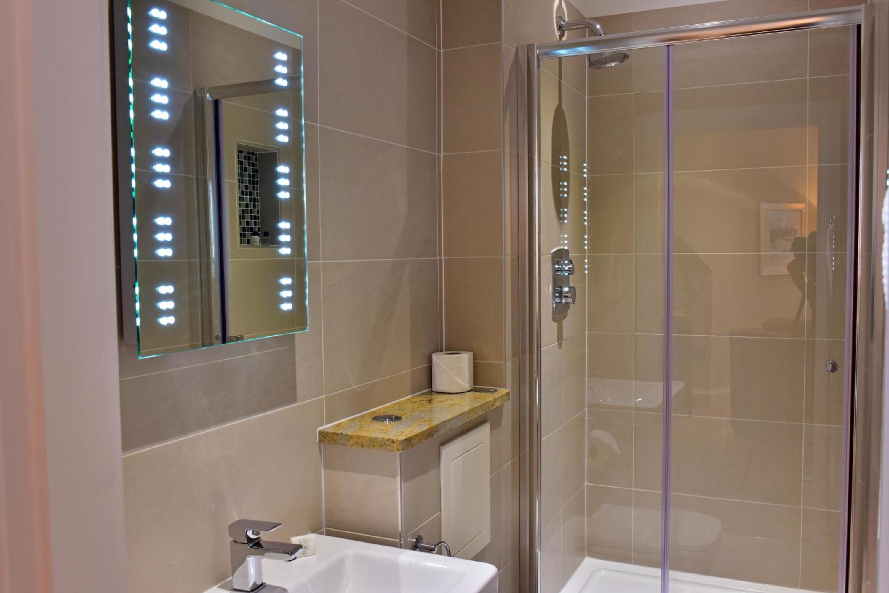 Deluxe Double Room with Shower photo 3