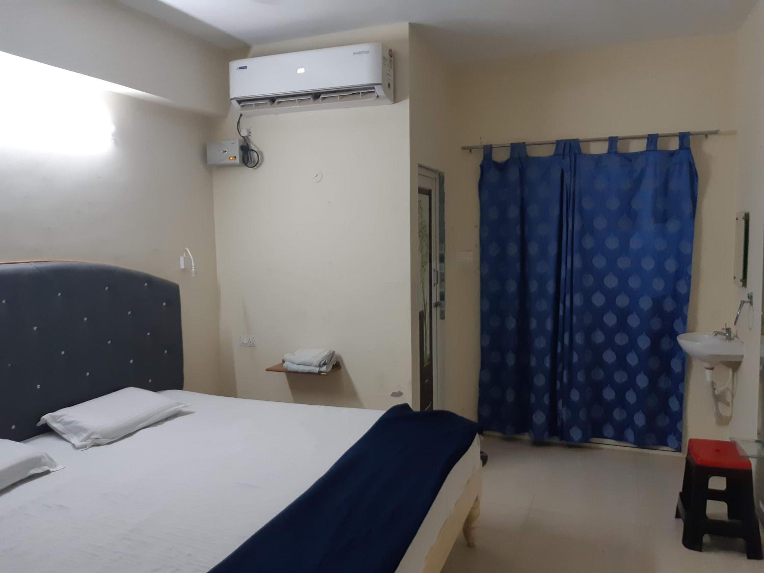 Standard Double Room with Fan photo 2