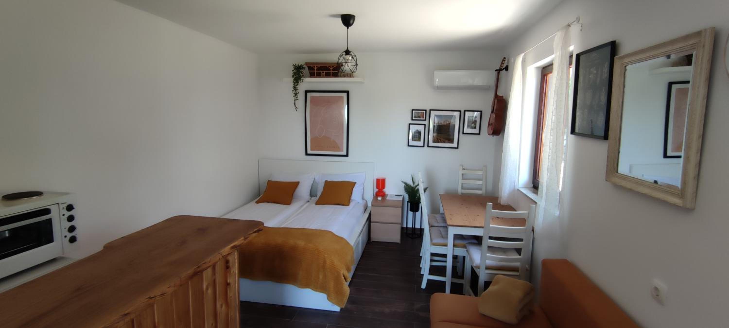 One-Bedroom House photo 1