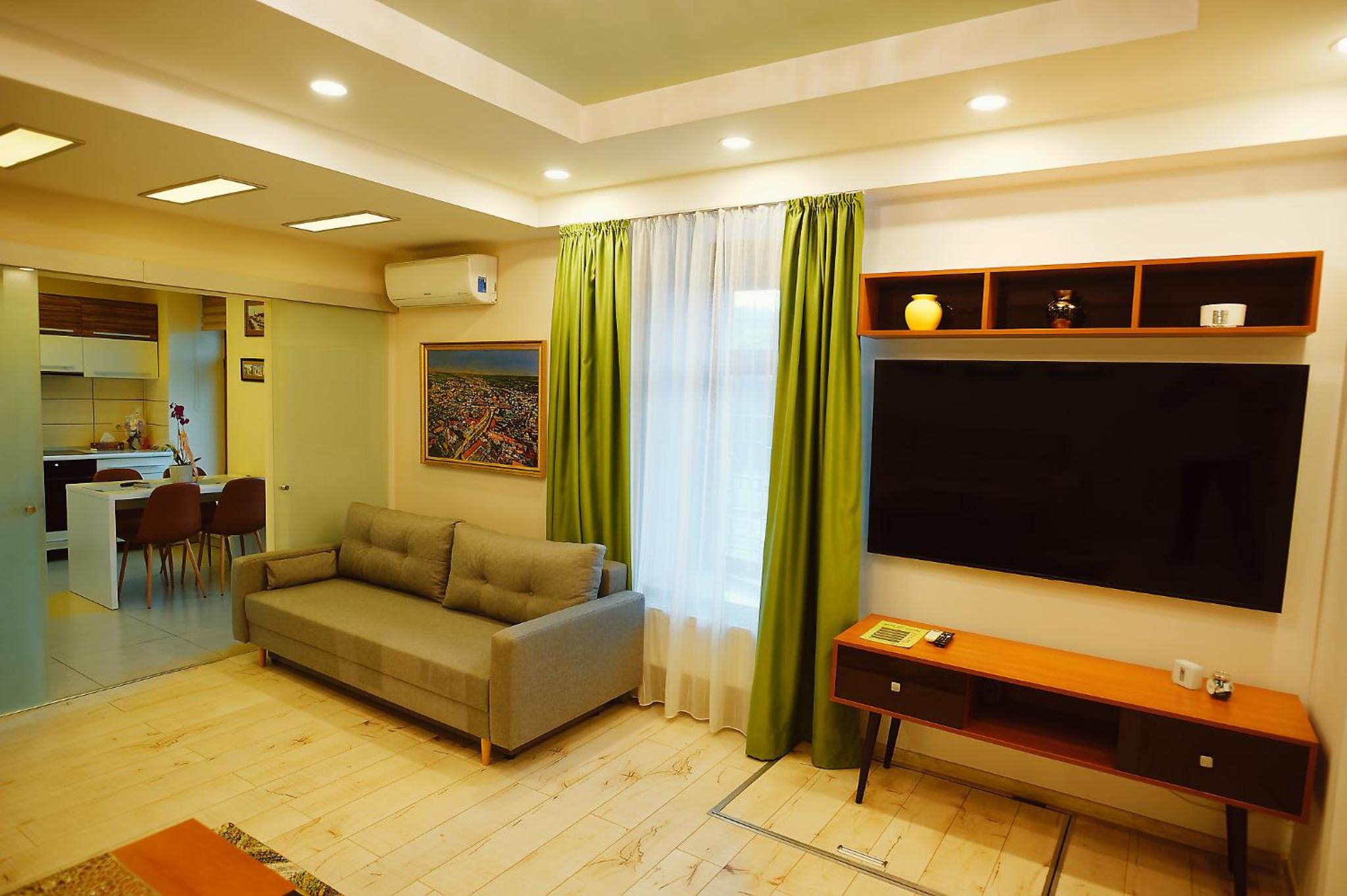 One-Bedroom Apartment photo 1