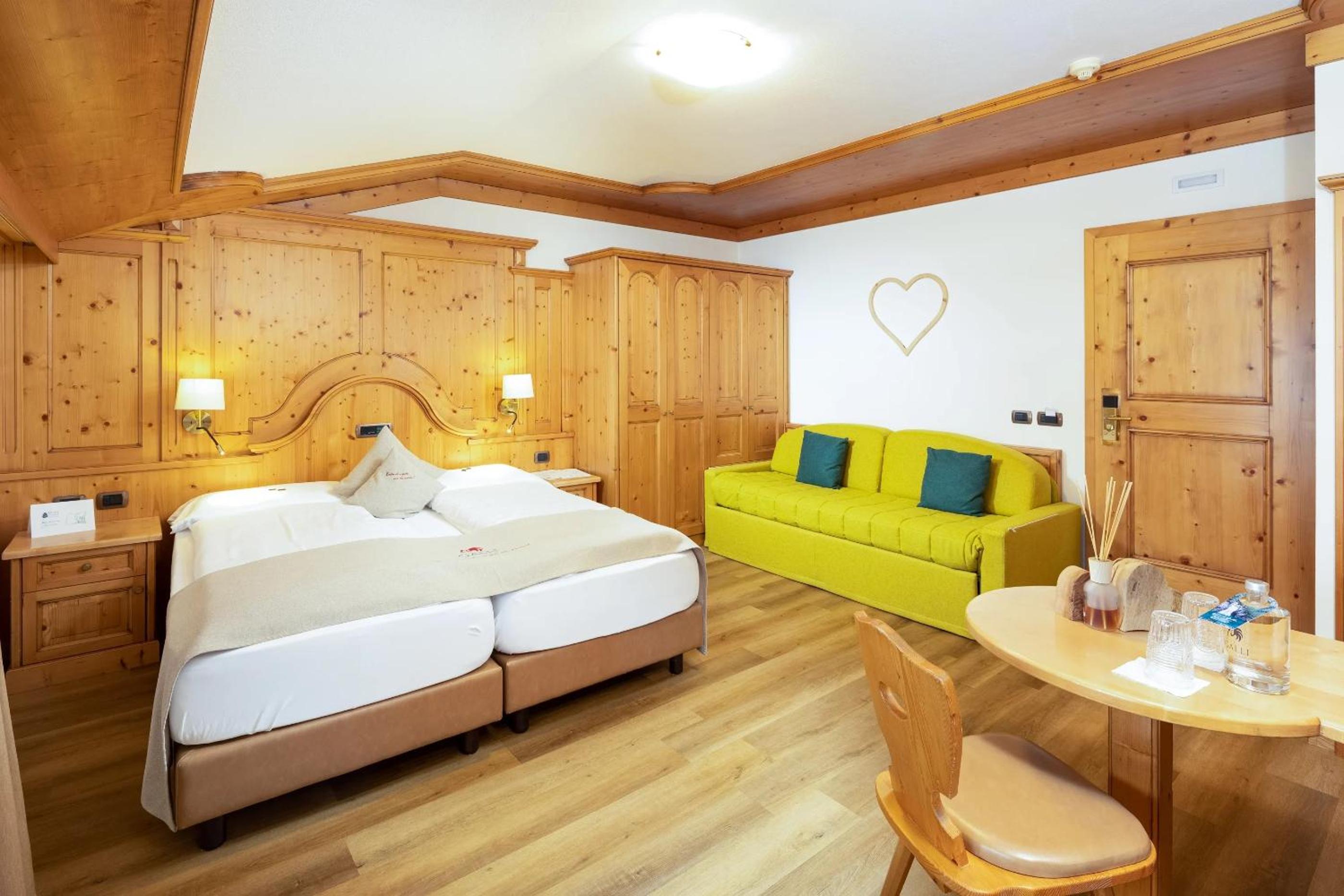 Double or Twin Room with Balcony photo 3
