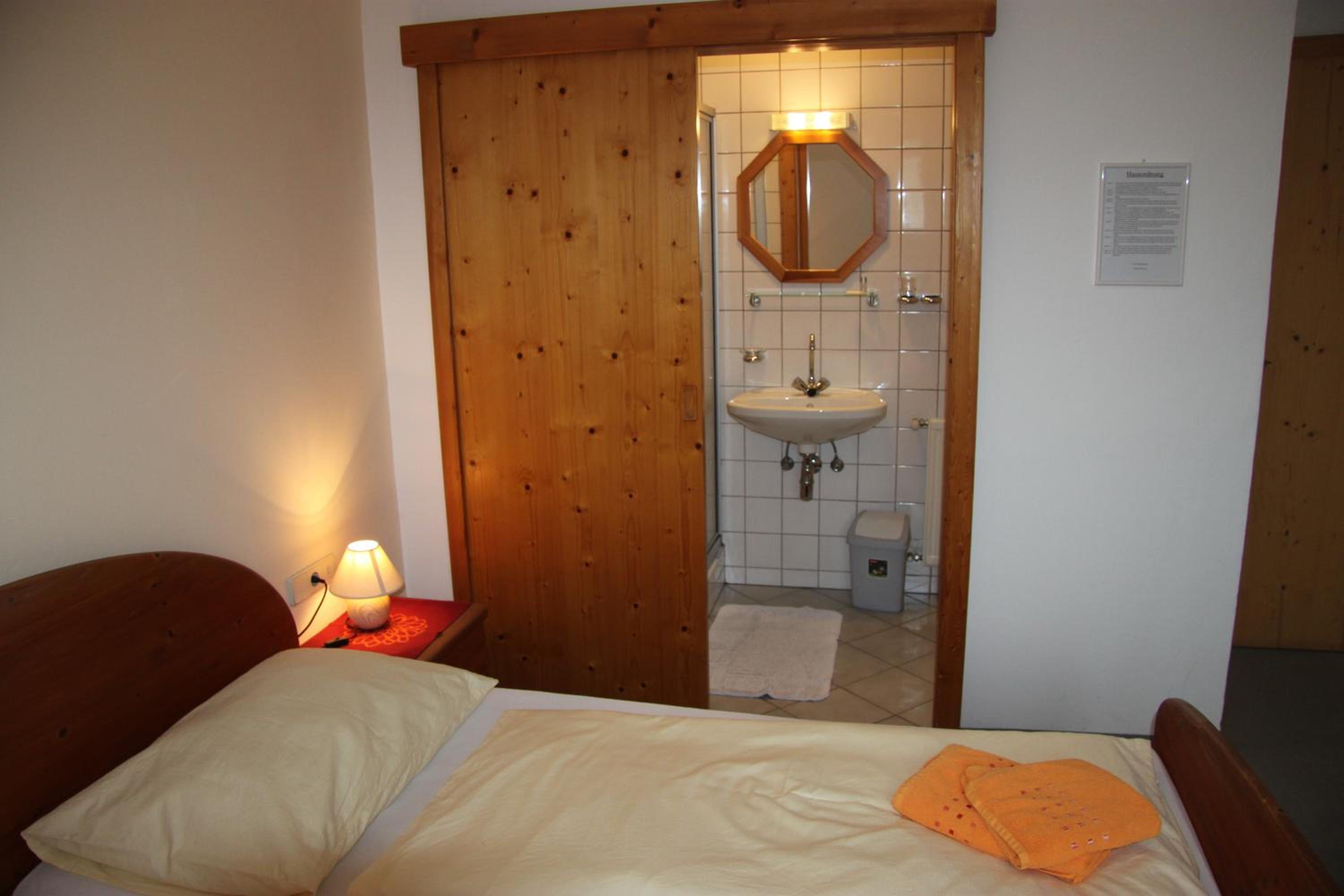 Single Room photo 2