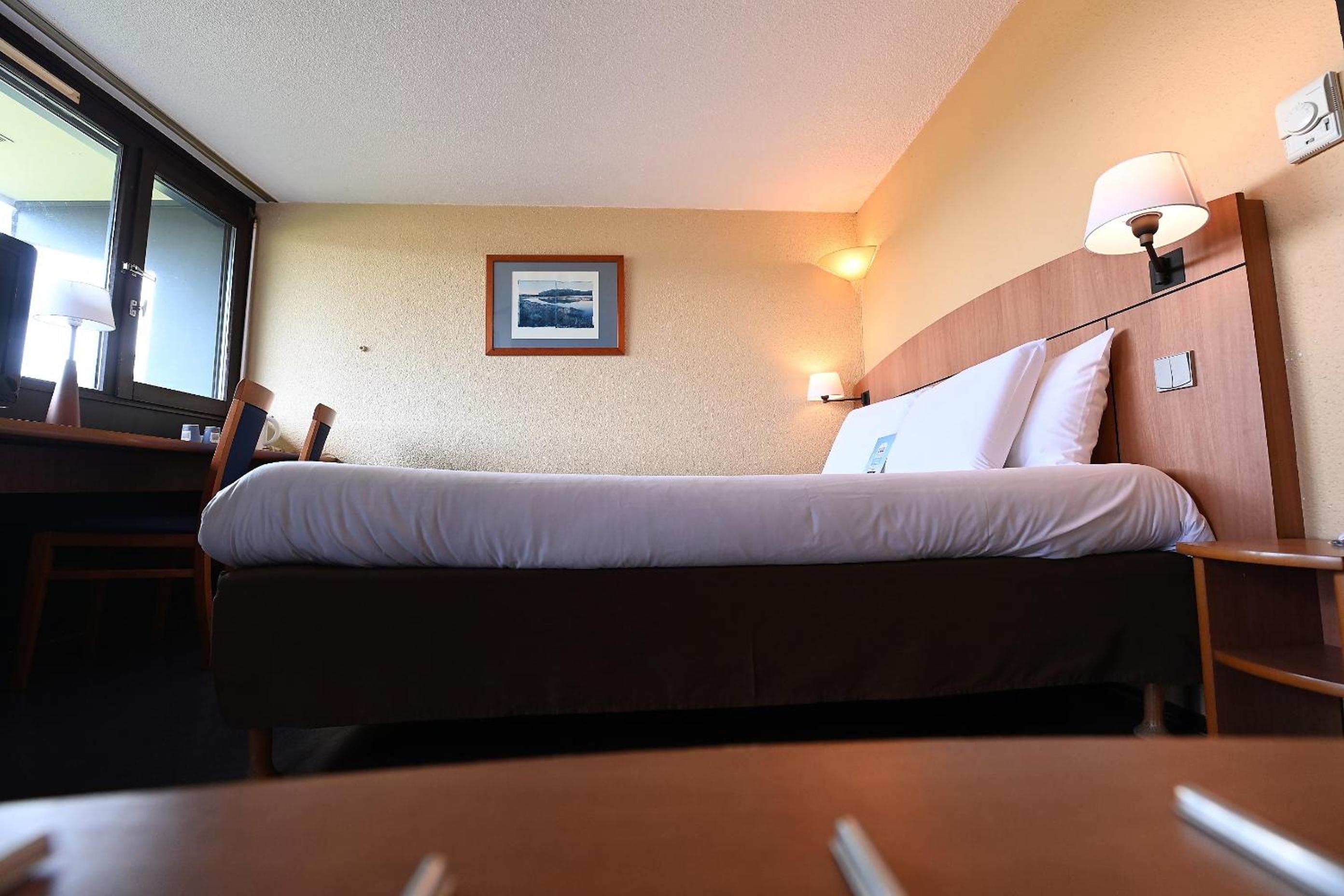 Double Room with One Double Bed - Photo 1