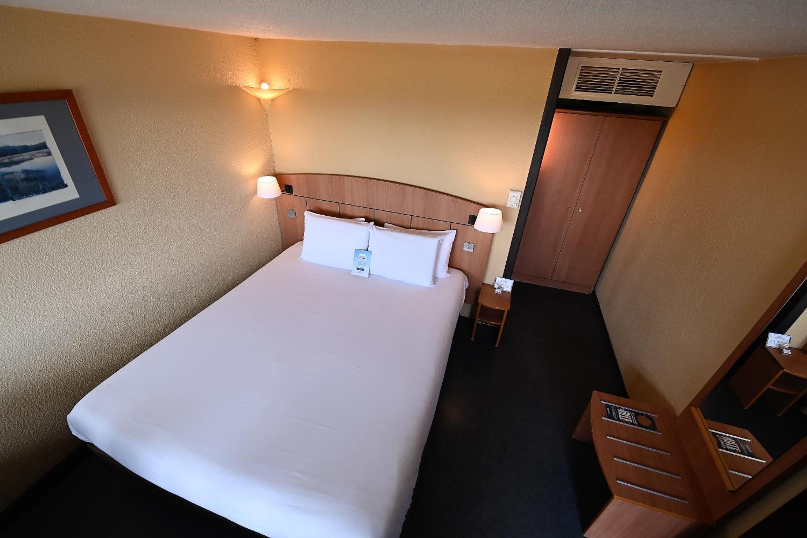 Double Room with One Double Bed - Photo 5