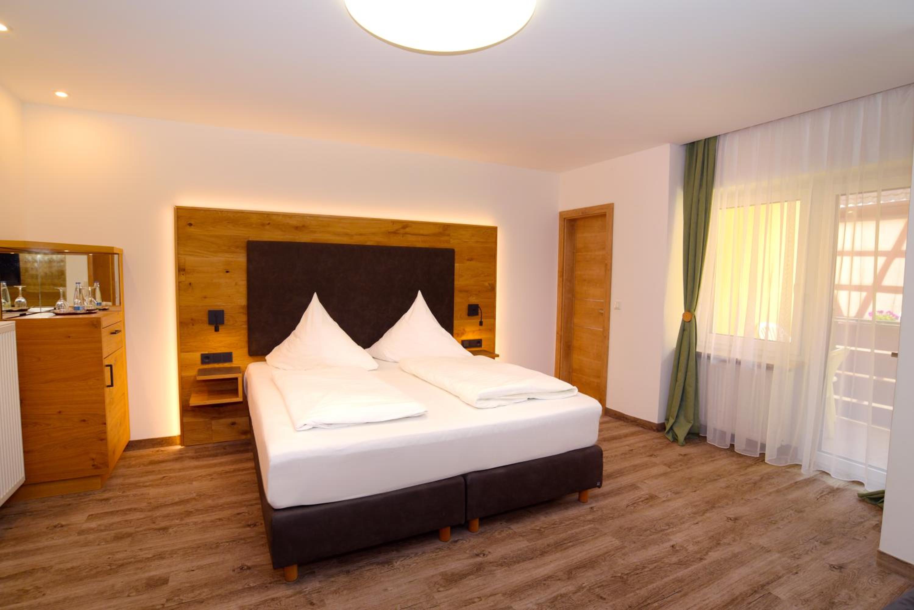 Deluxe Double Room - Photo 1