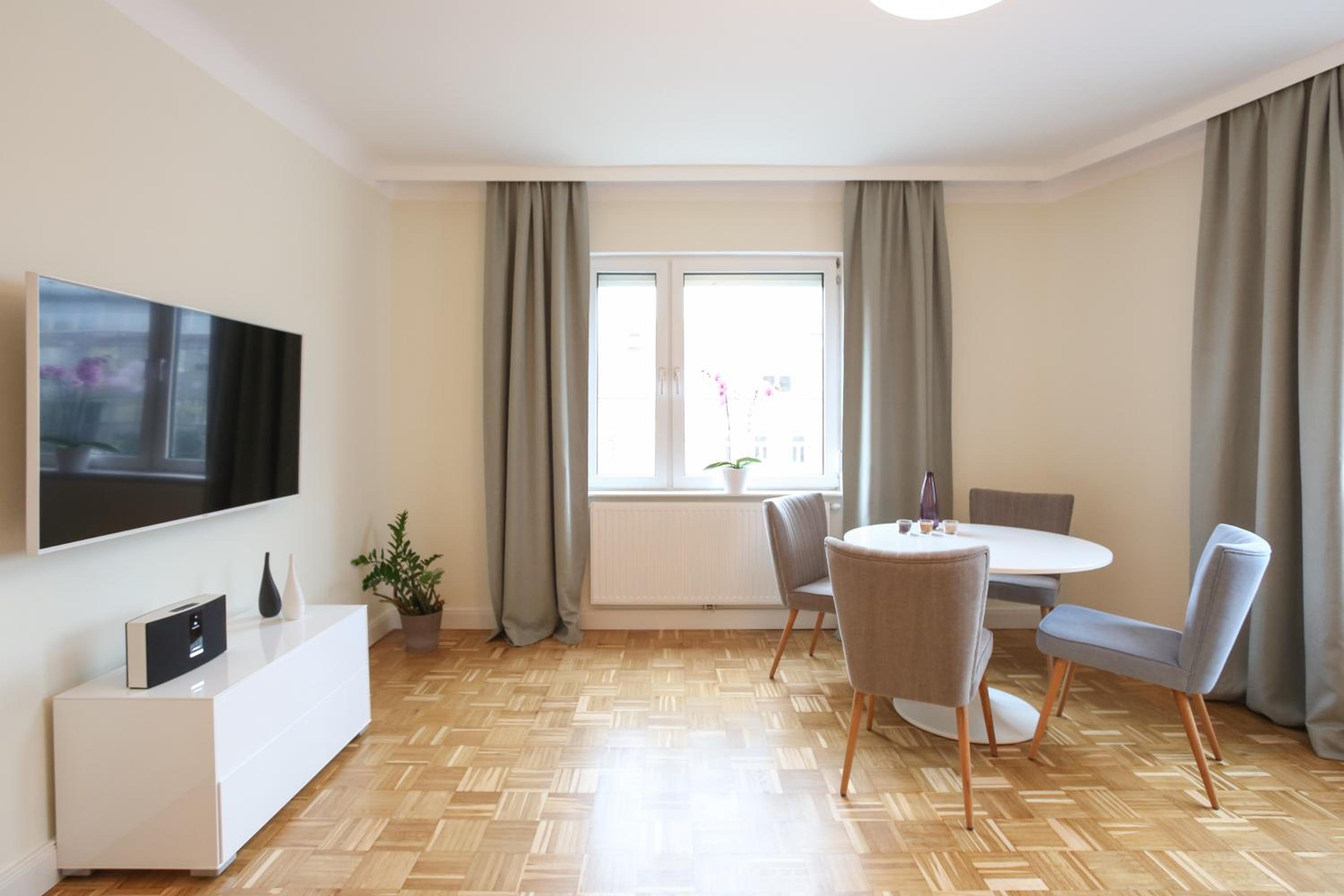 Deluxe Apartment
