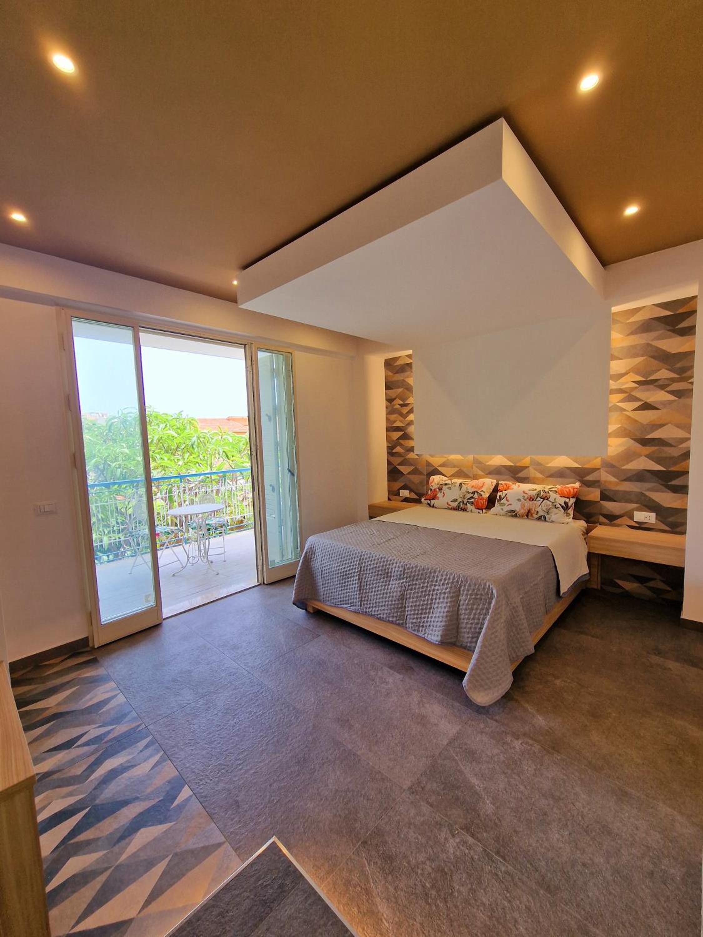 King Room with Balcony photo 2