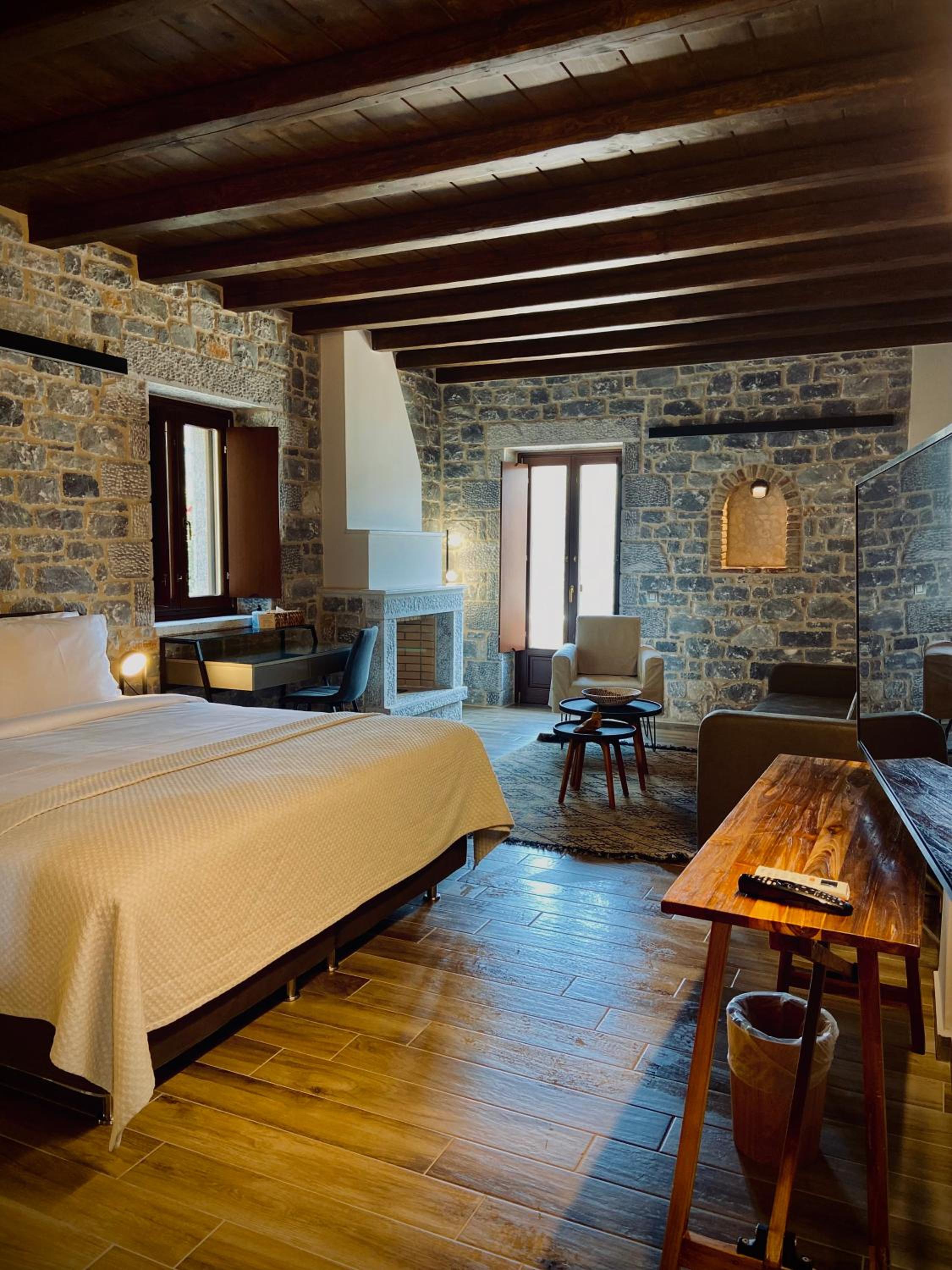 Junior Suite with Sea View - Photo 5